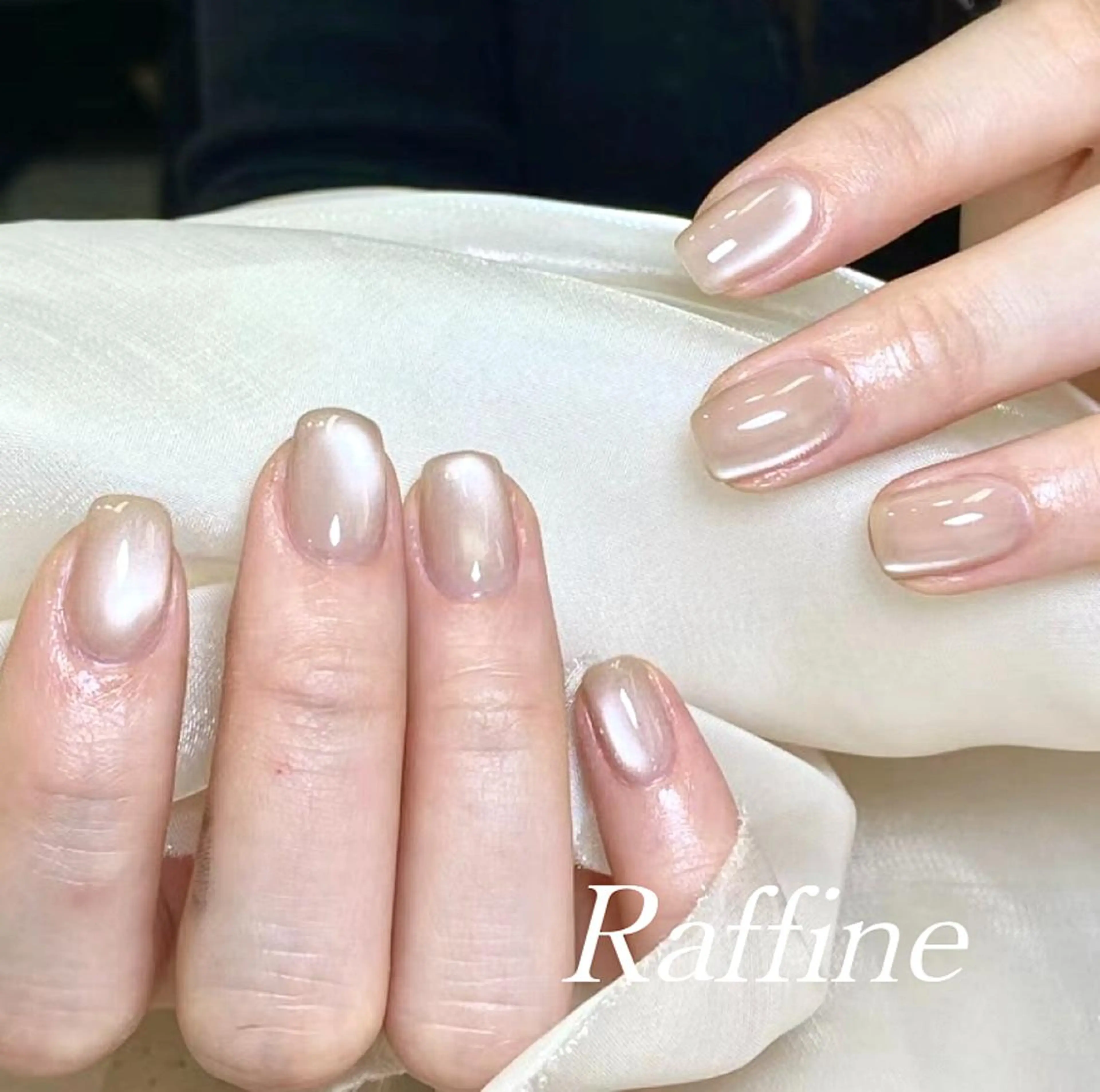 ネイル ハンドネイル RAFFINE 月🦋🩵のネイルデザイン