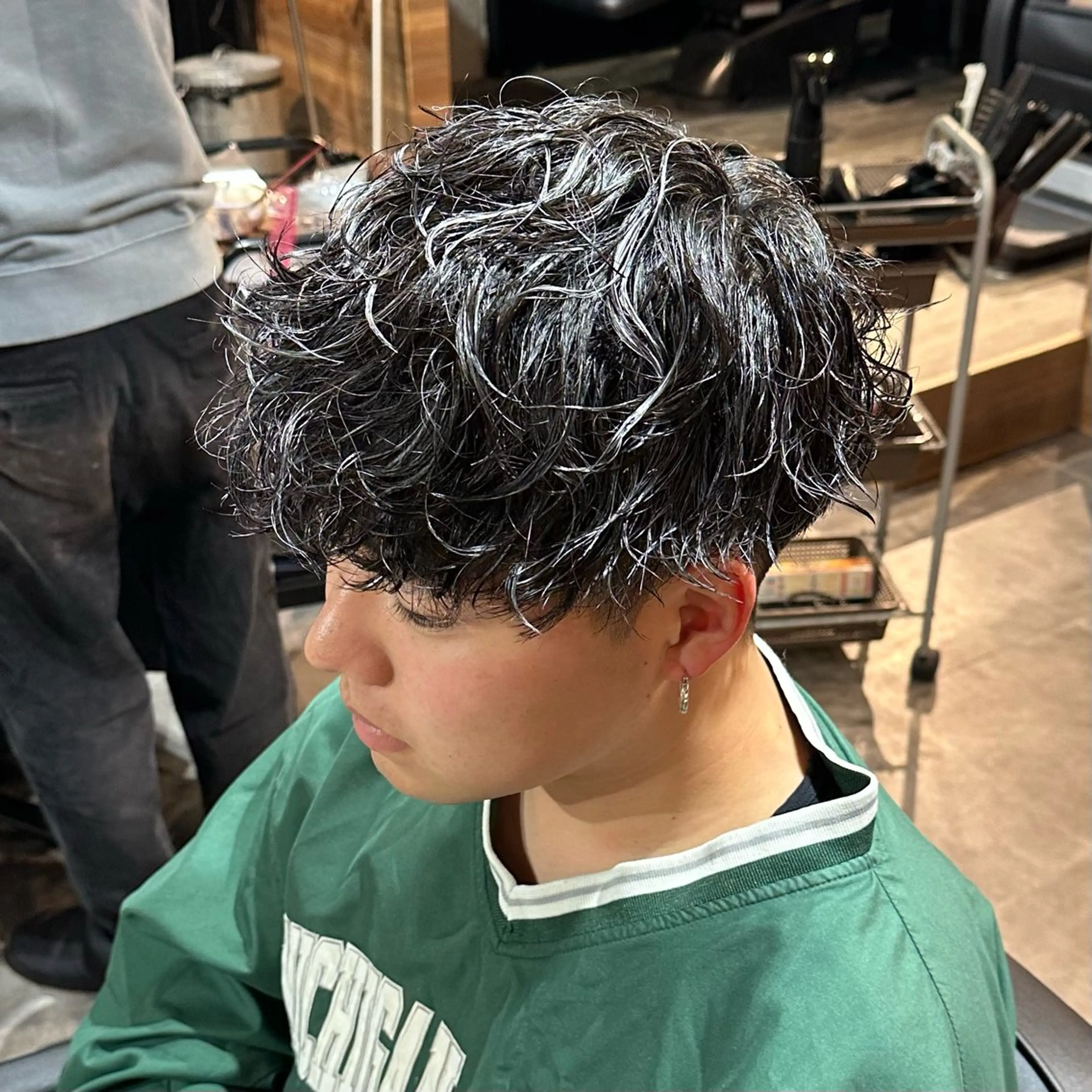 ショート カラー パーマ メンズ カット パーマ 苗村 阿旺のヘアスタイル