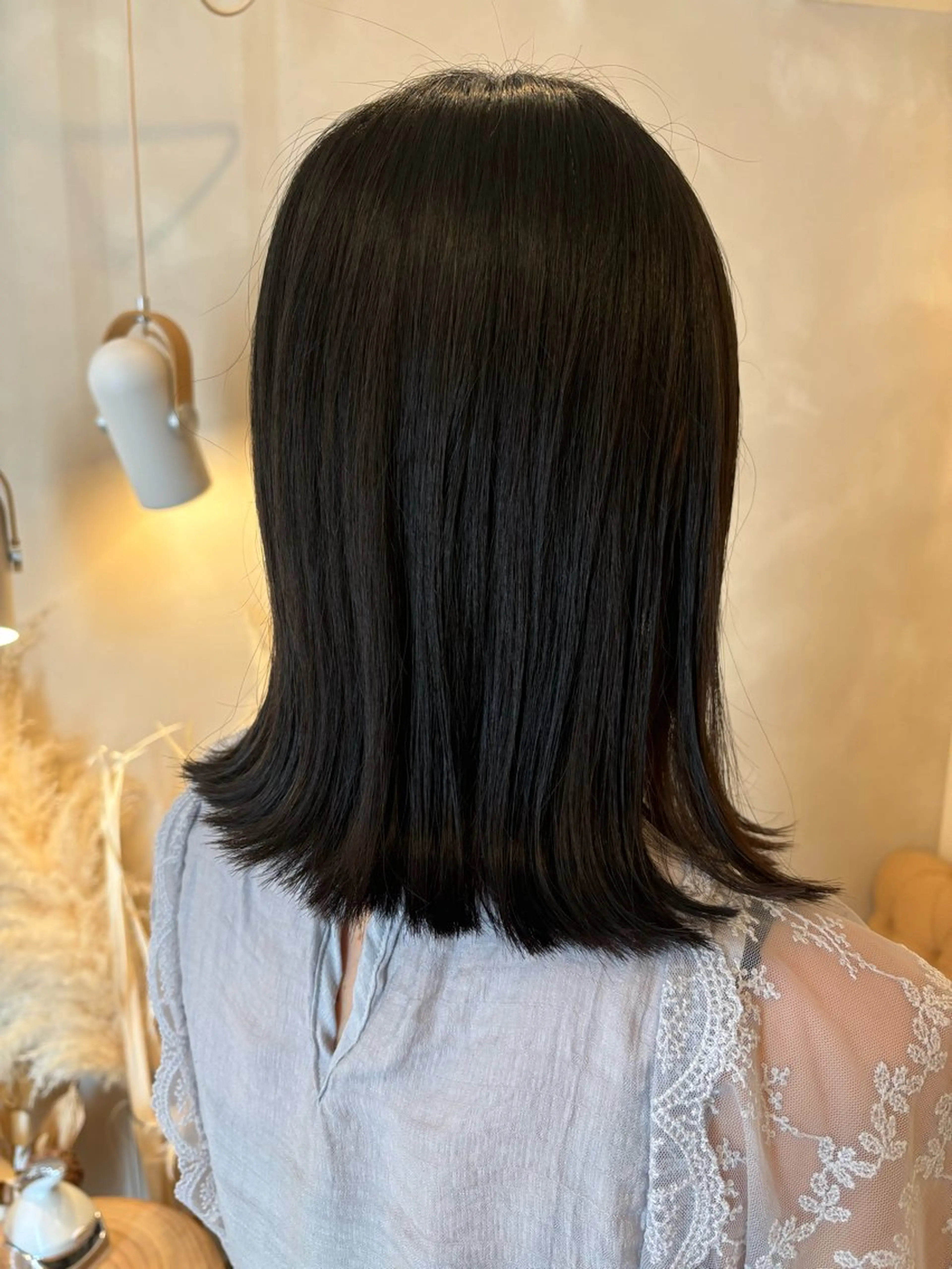 ミディアム 外ハネヘア シンバヒナノ/パーマ レイヤーカット/ボブのヘアスタイル