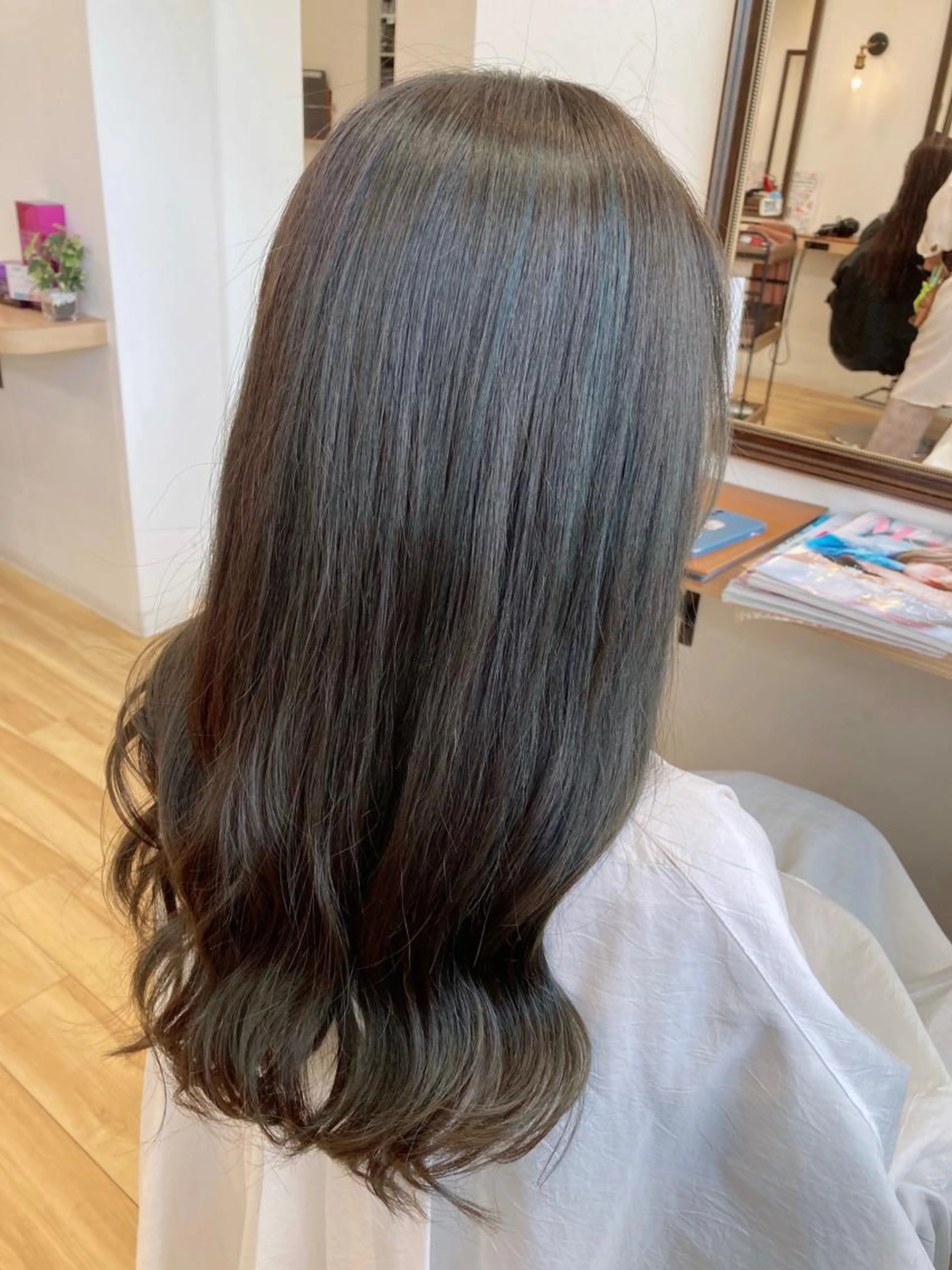 〔4回目​〜​ご来店〕カット➕カラー➕Aujuaトリートメントの写真