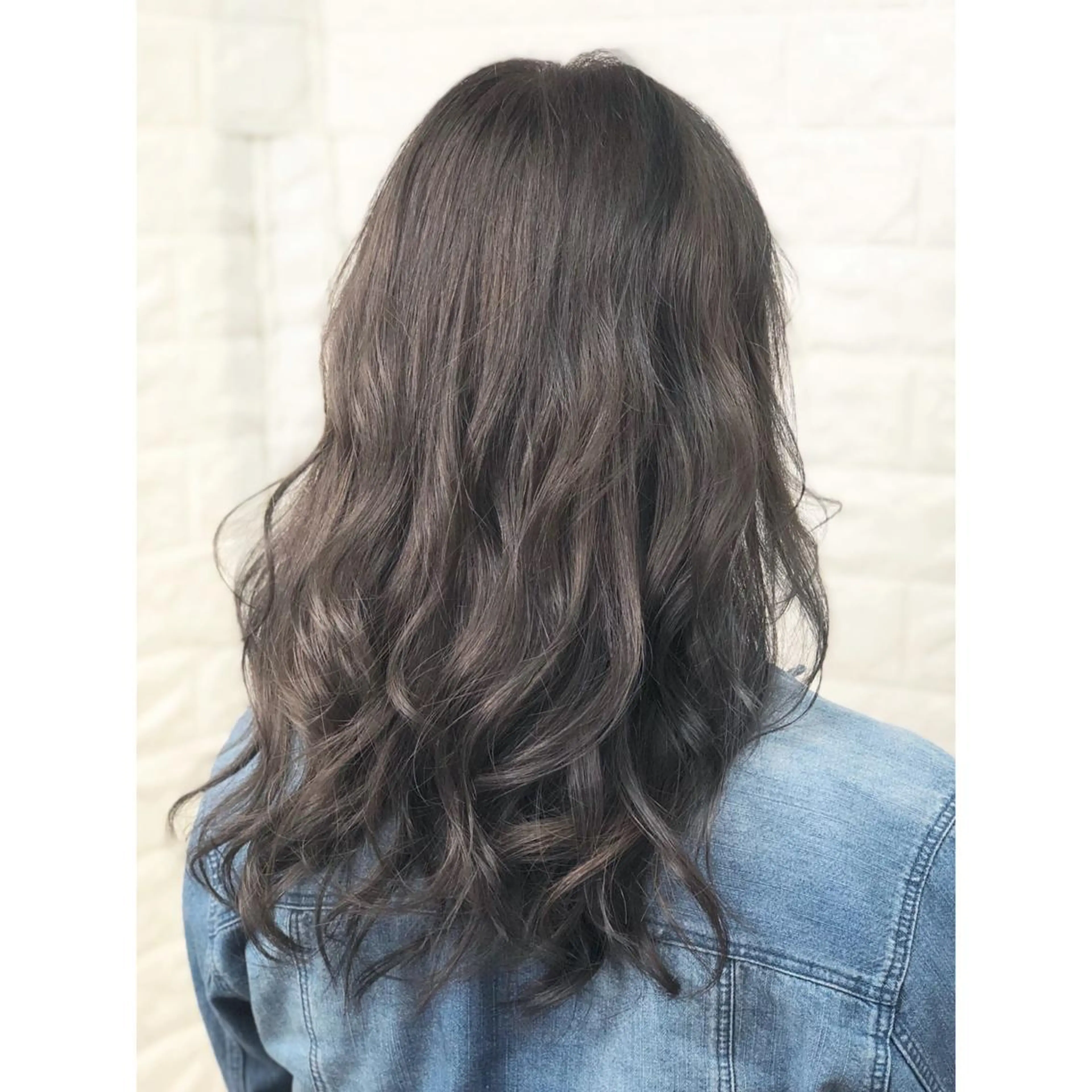 ミディアム カラー ブリーチ 透明感カラー グレージュ イルミナカラー ラベンダーカラー ヘアカラー トリートメント KIZU 髪質改善 オカルト怪談のヘアスタイル