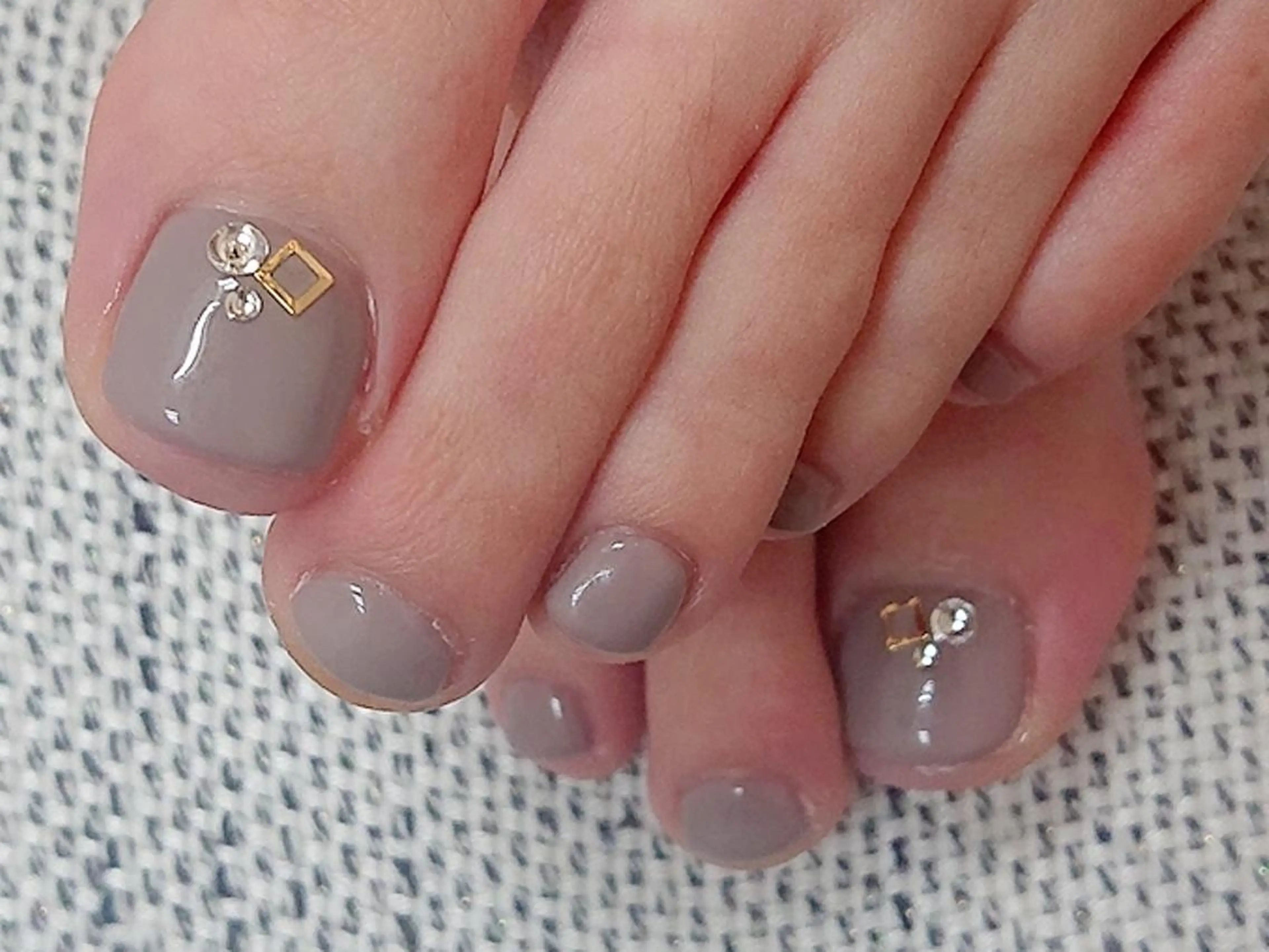 ネイル フットネイル ジェルネイル 🍒当日もOK🍒 𝑳𝑼𝑵𝑨花井のネイルデザイン