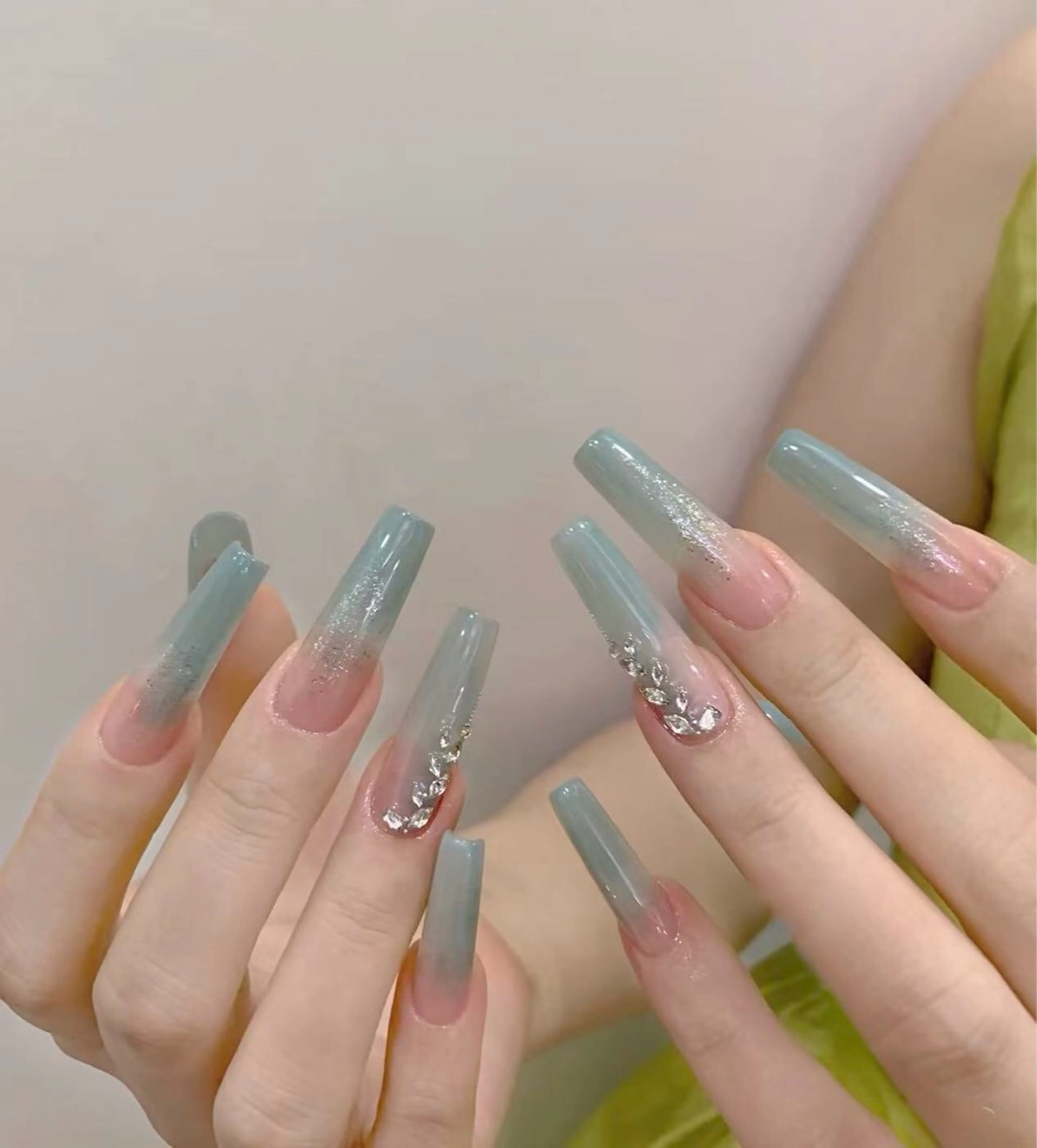 ネイル ハンドネイル 小 雨のネイルデザイン