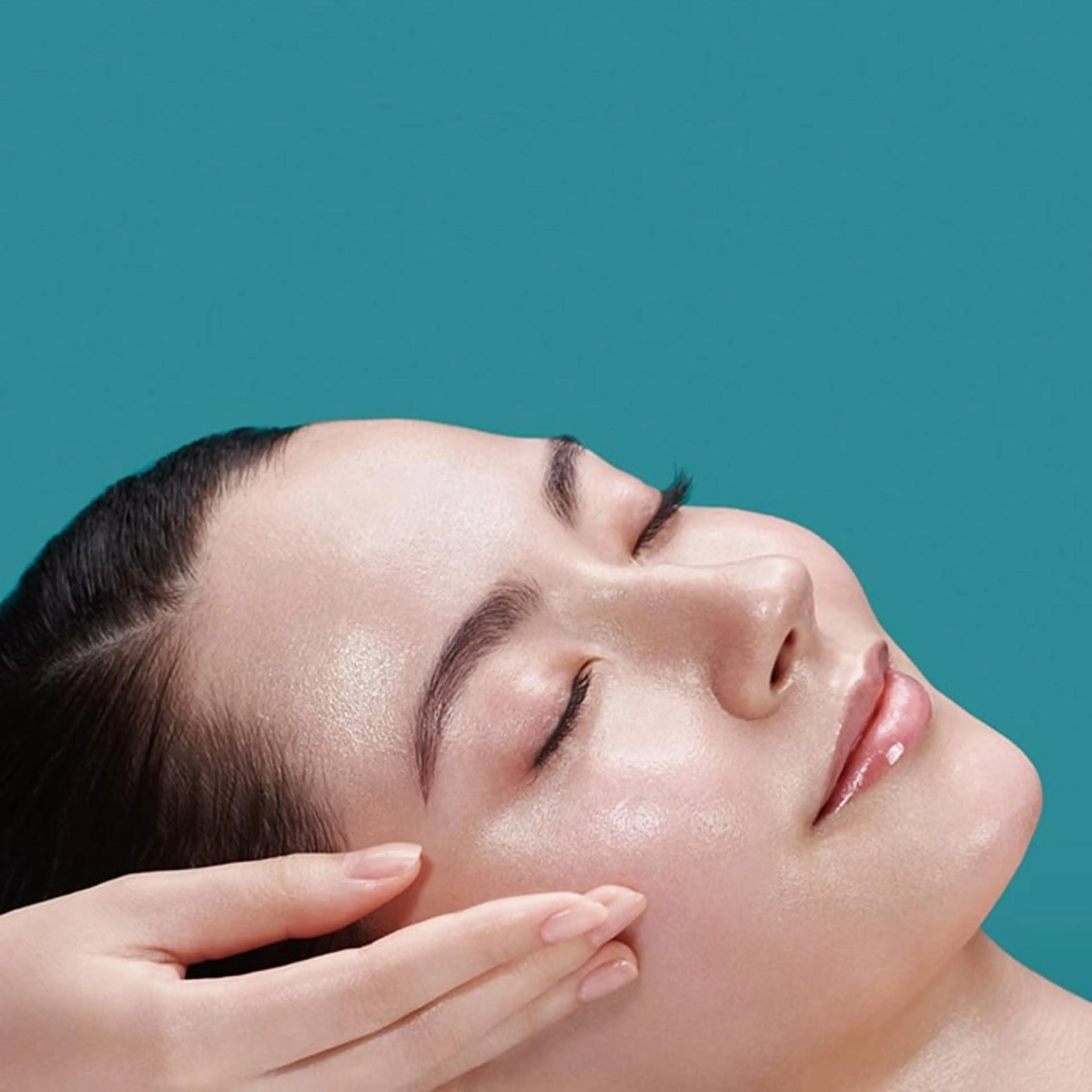 美白マスク(お顔＋首からデコルテにかけてのマスク)気になるシミに集中シート付き！の写真