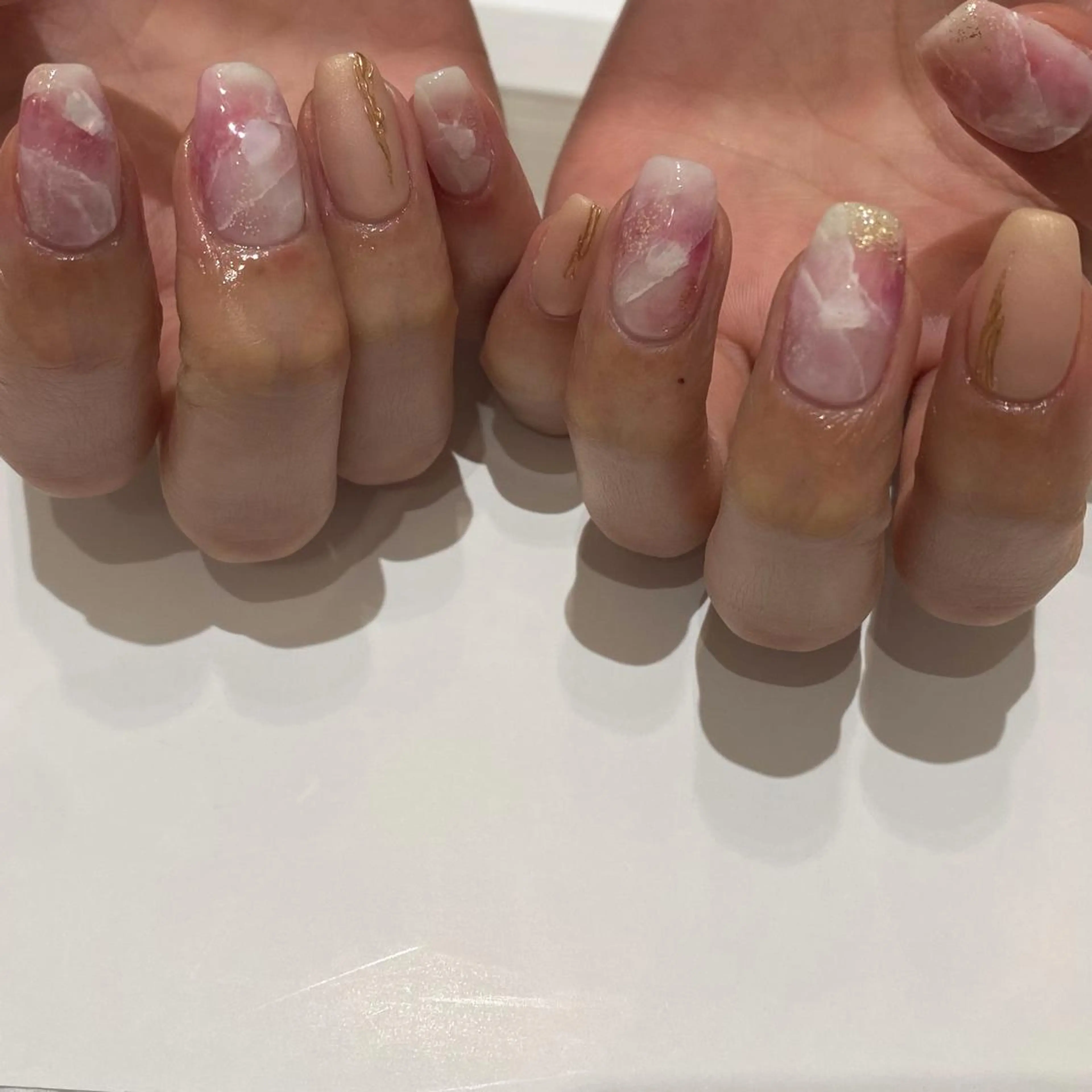 ネイル 春ネイル ネイル&アイ　QUEEN&CRIMSON所属・眉WAX/ピーリング ホワイトニングの眉毛・アイブロウイメージ