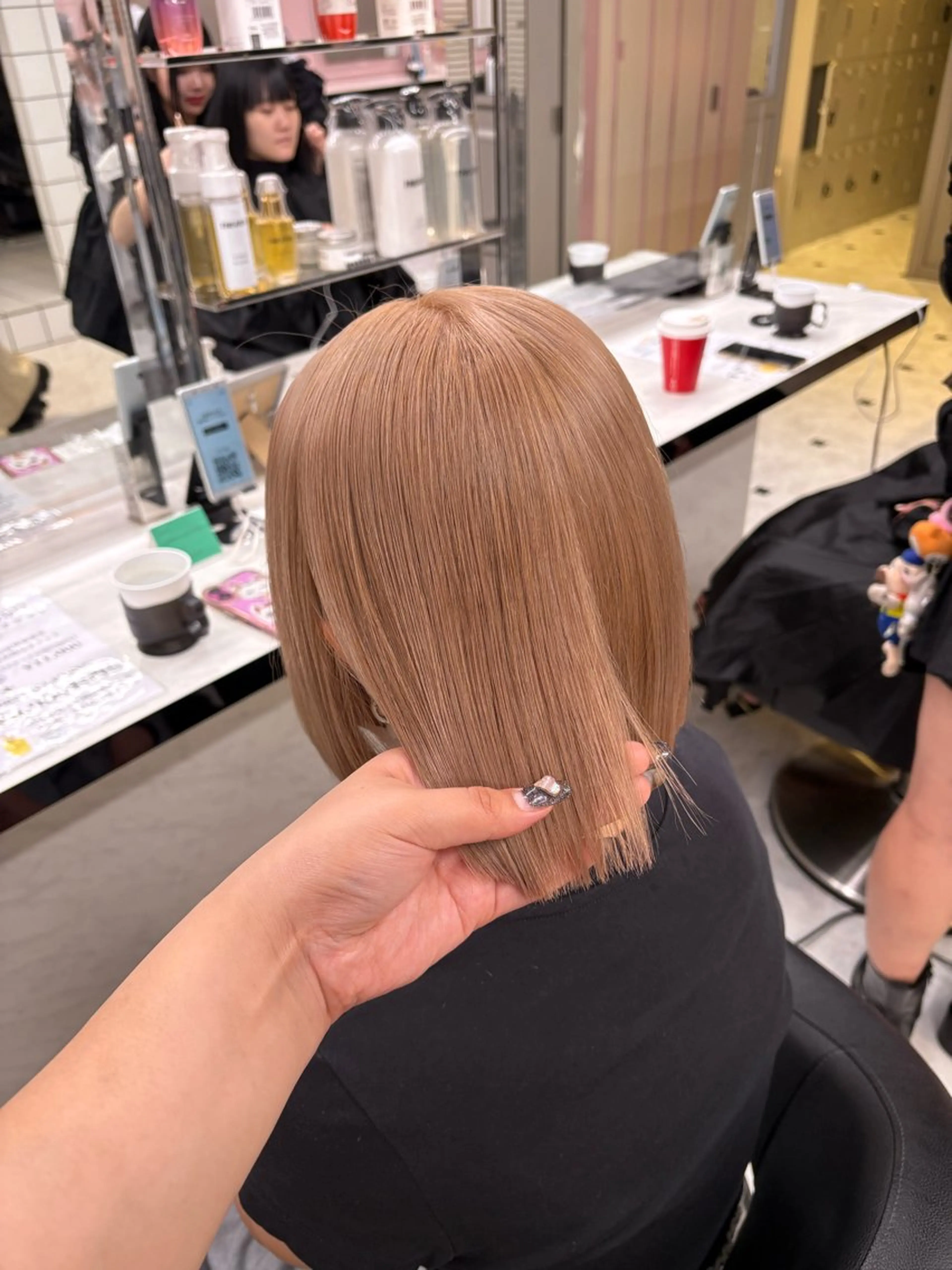 ロング カラー ヘアカラー トリートメント 透明感ベージュカラー 🪞上野🪞AIのヘアスタイル
