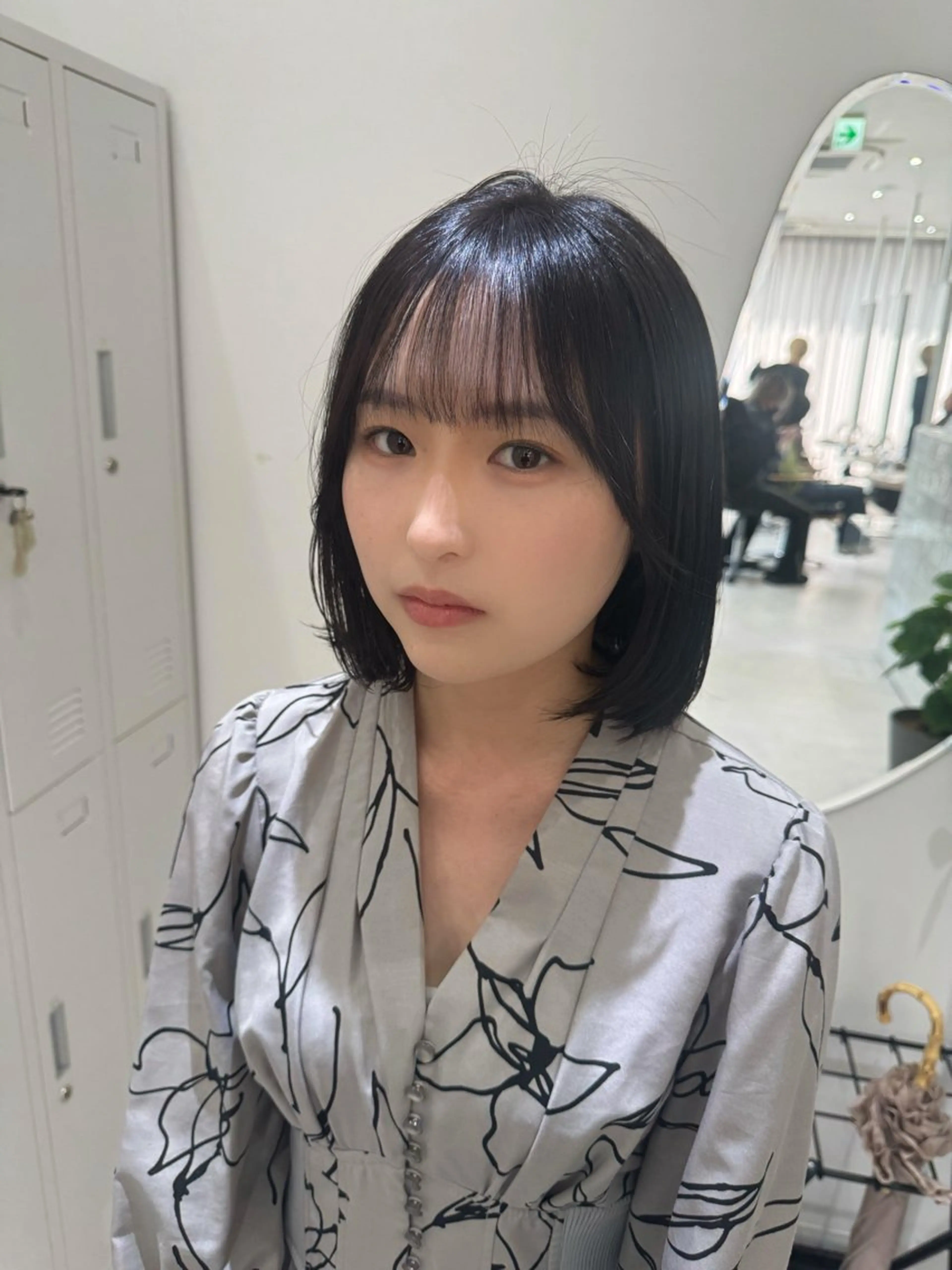 ショート カラー グレージュ ボブ 顔周りカット カット トリートメント 透明感カラー ボブ ミディアム 齊木勇人のヘアスタイル