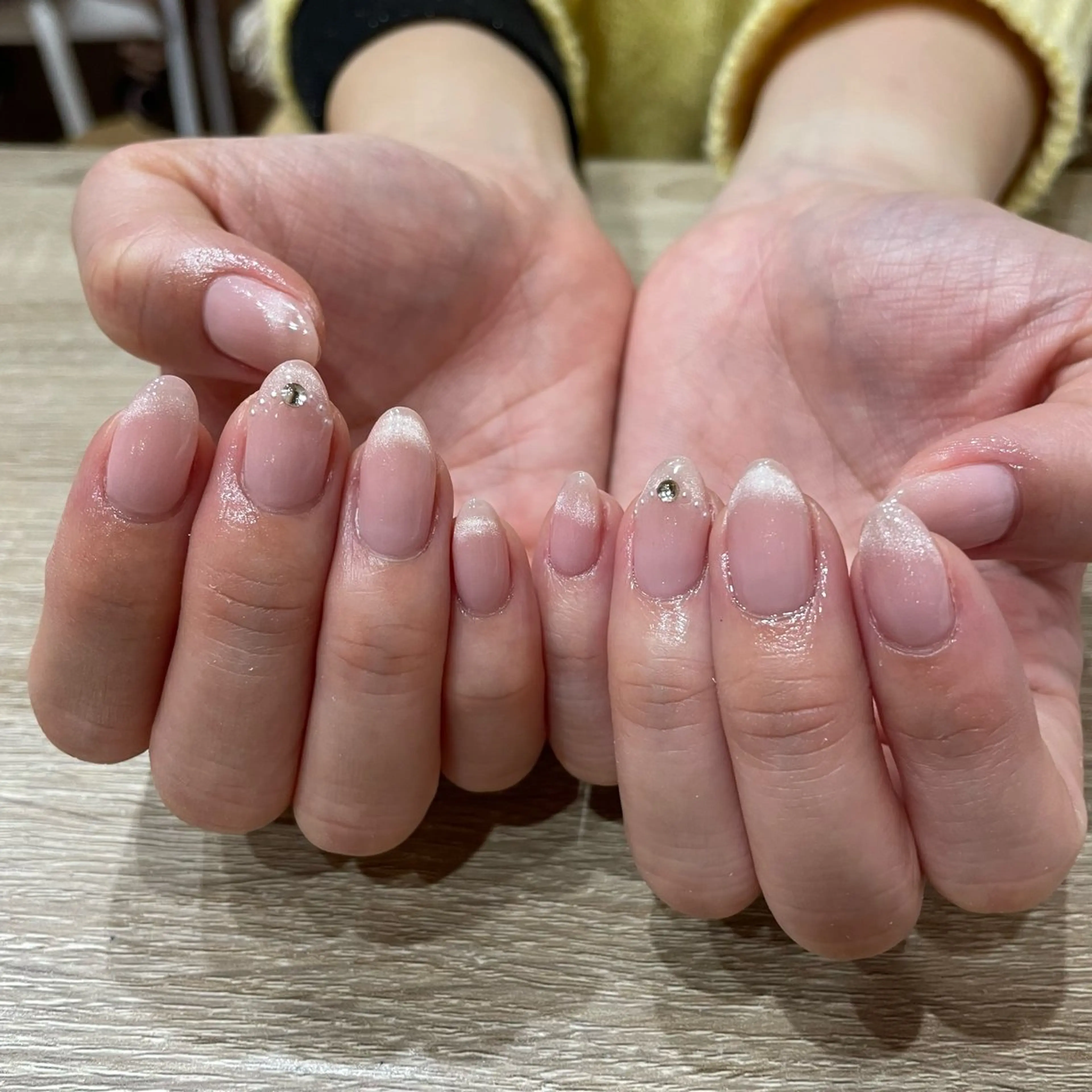 ネイル ストーンネイル ハンドネイル liberté所属・liberté🫧 新小岩のネイルデザイン