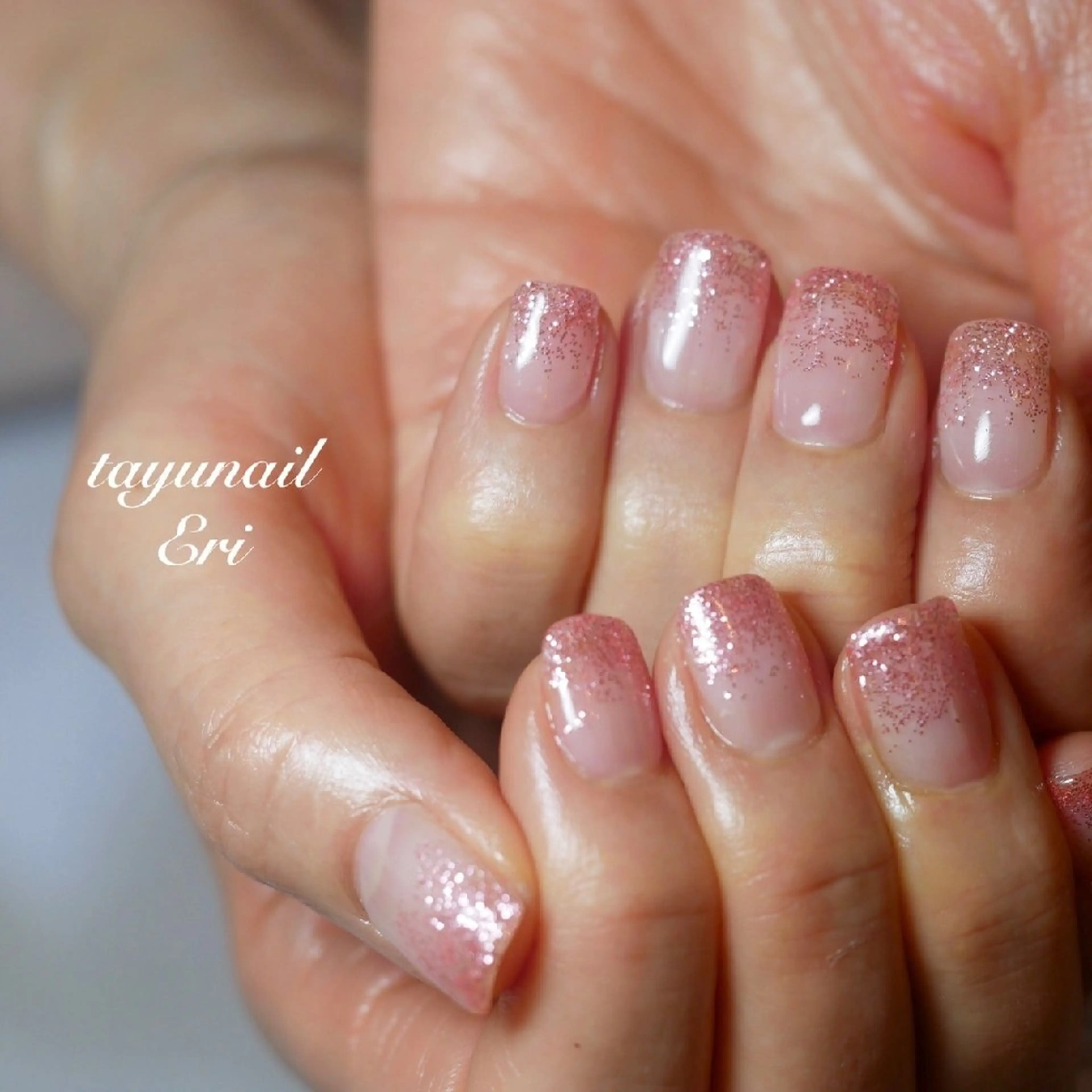 ネイル ジェルネイル グラデーション ラメ(グリッター) ラメグラデーション パラジェル ネイルサロン・ネイルスクール　たゆnail所属・ネイルサロン 【たゆnail】のネイルデザイン
