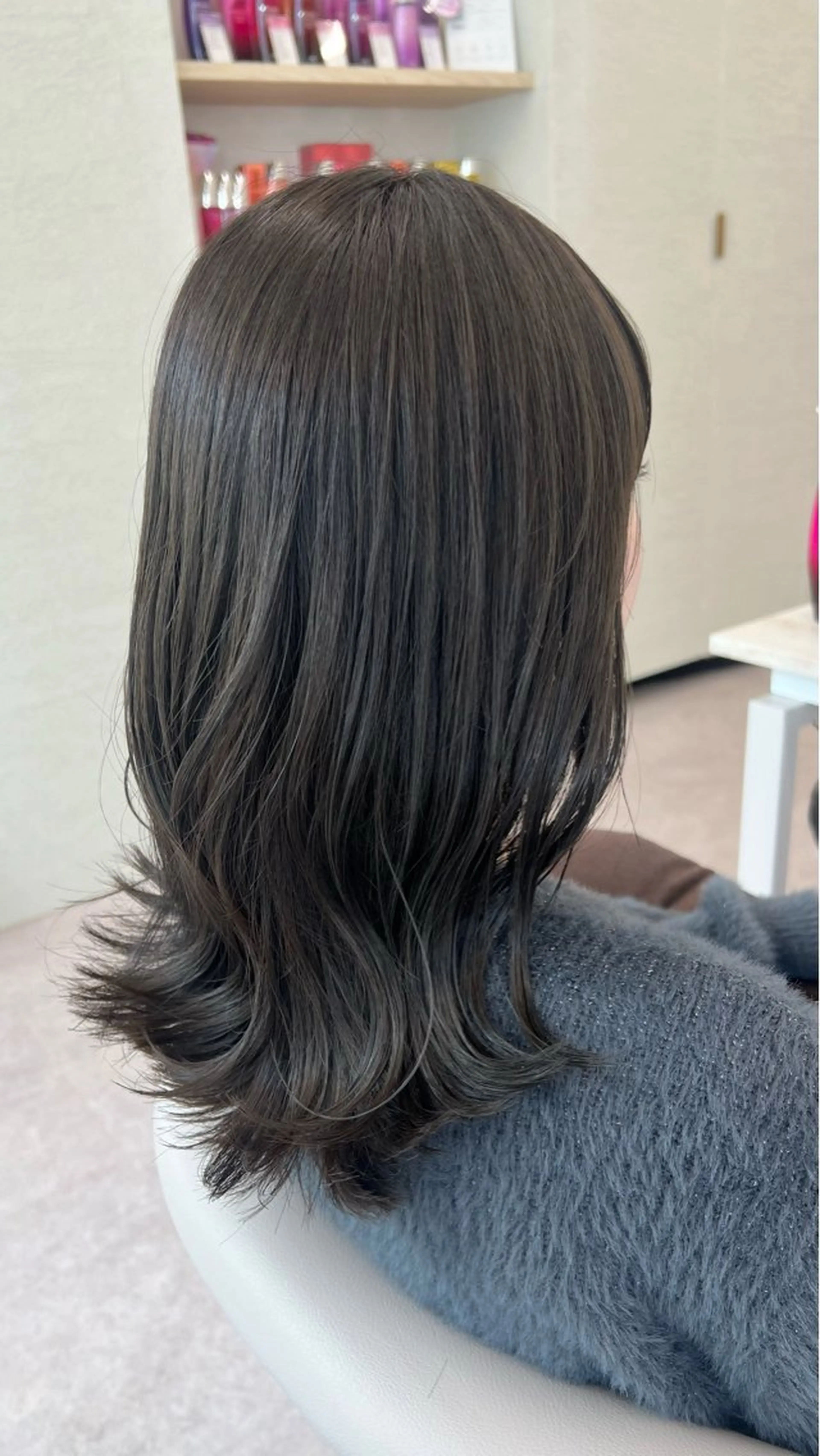 セミロング カラー 美髪矯正/髪質改善/ 艶髪🤍伊藤梨紗のヘアスタイル