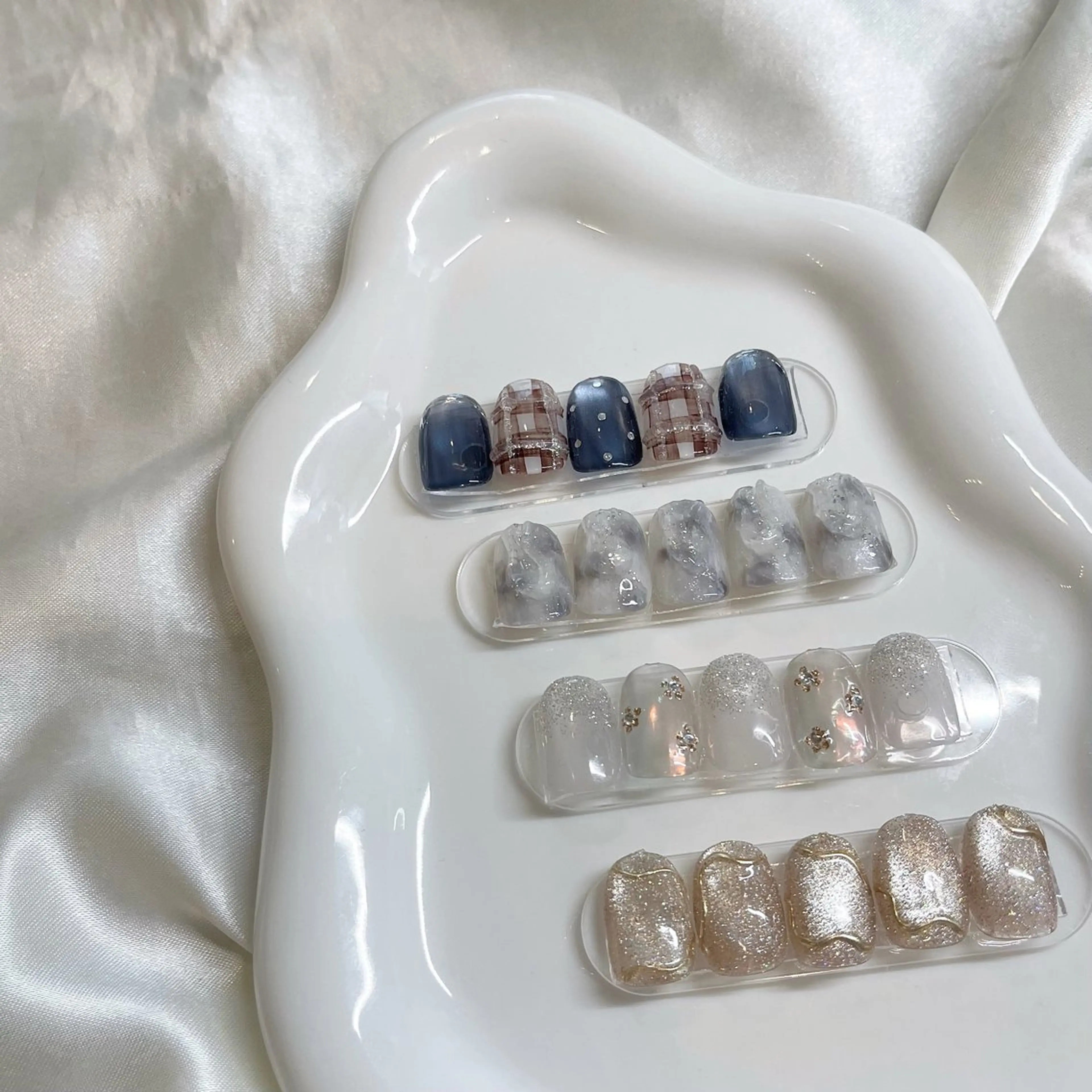 ネイル 韓国ネイル ニュアンスネイル ワンホンネイル 冬ネイル ハンドネイル petit所属・Yuka ネイリストのネイルデザイン