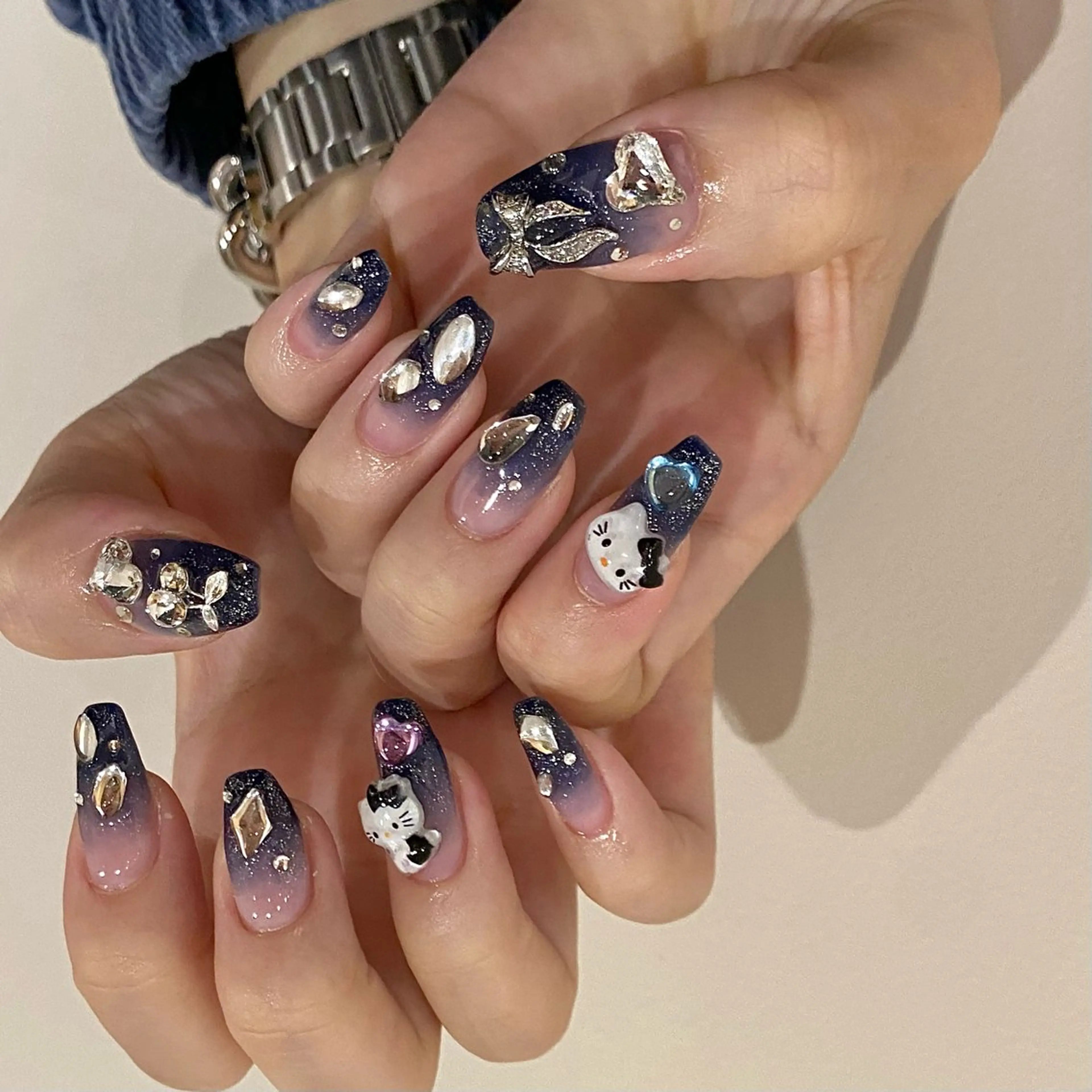 ネイル BONNIE所属・BONNIE MIKIのネイルデザイン