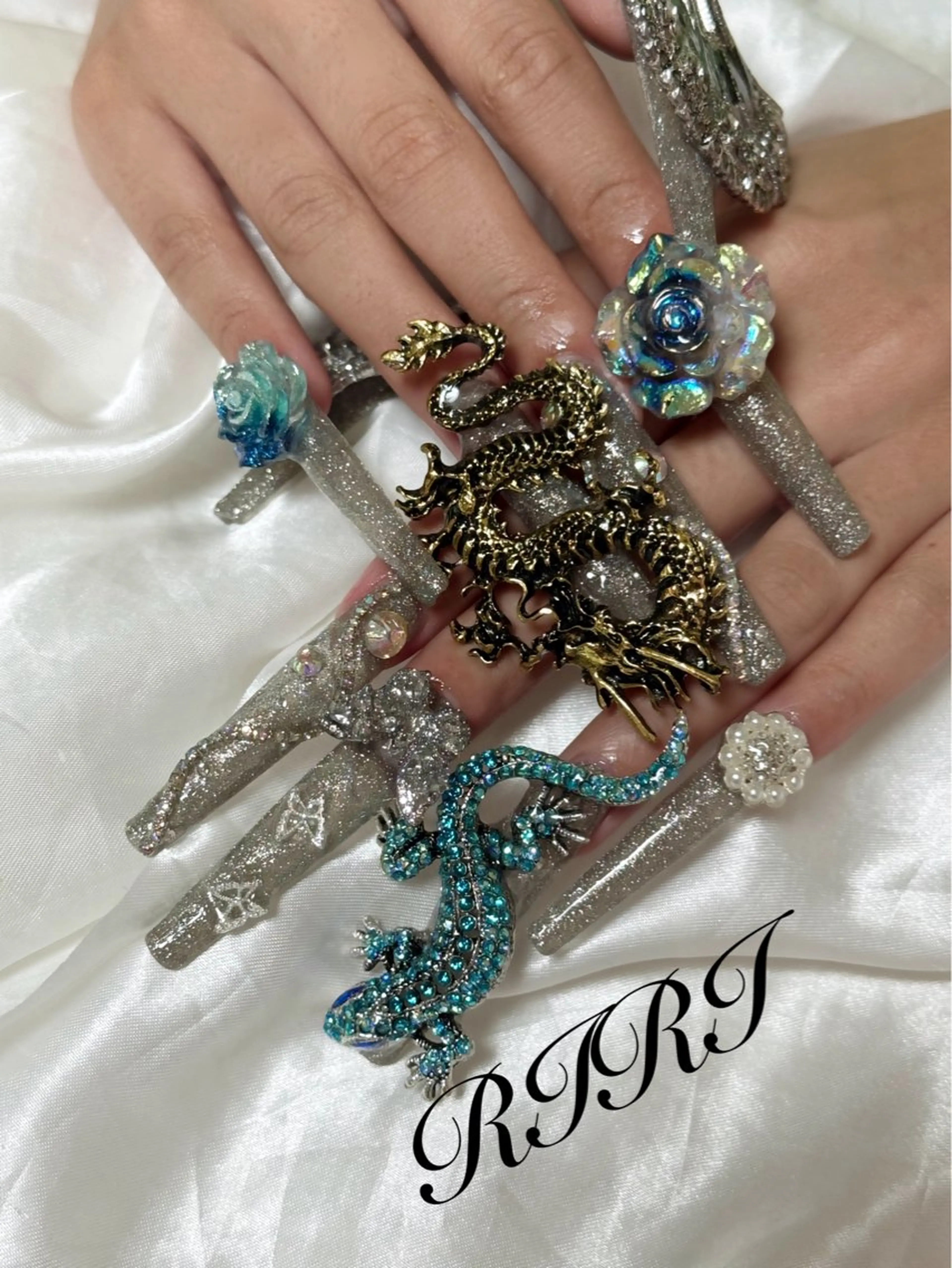 ネイル ジェルネイル ロングネイル スカルプネイル シンプルネイル ハンドネイル riri オーナーのネイルデザイン