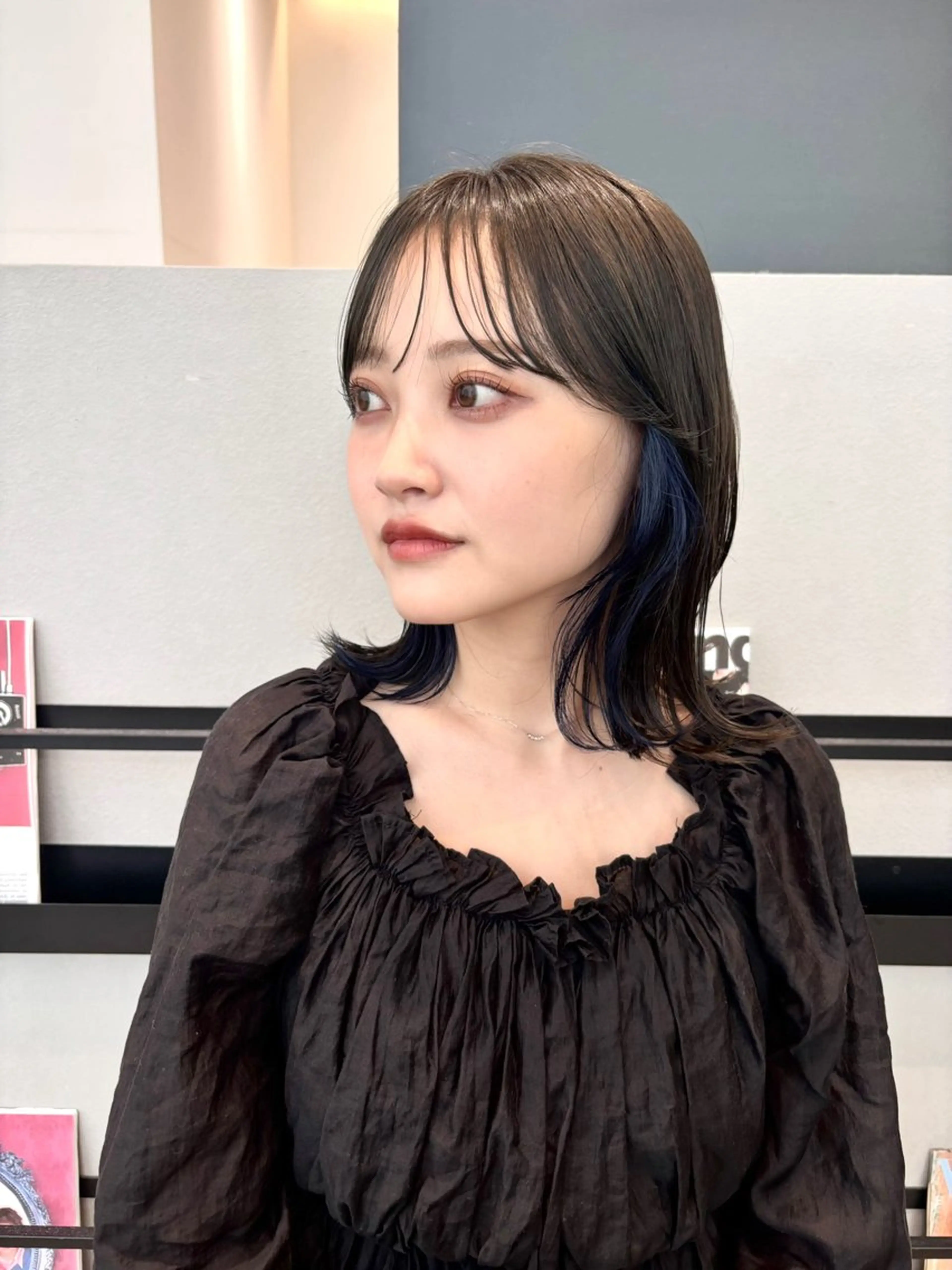 ミディアム カラー ブルーカラー ダークグレー ダークグレージュ グレージュ カット ヘアカラー 透明感カラー/ レイヤーkotonoのヘアスタイル