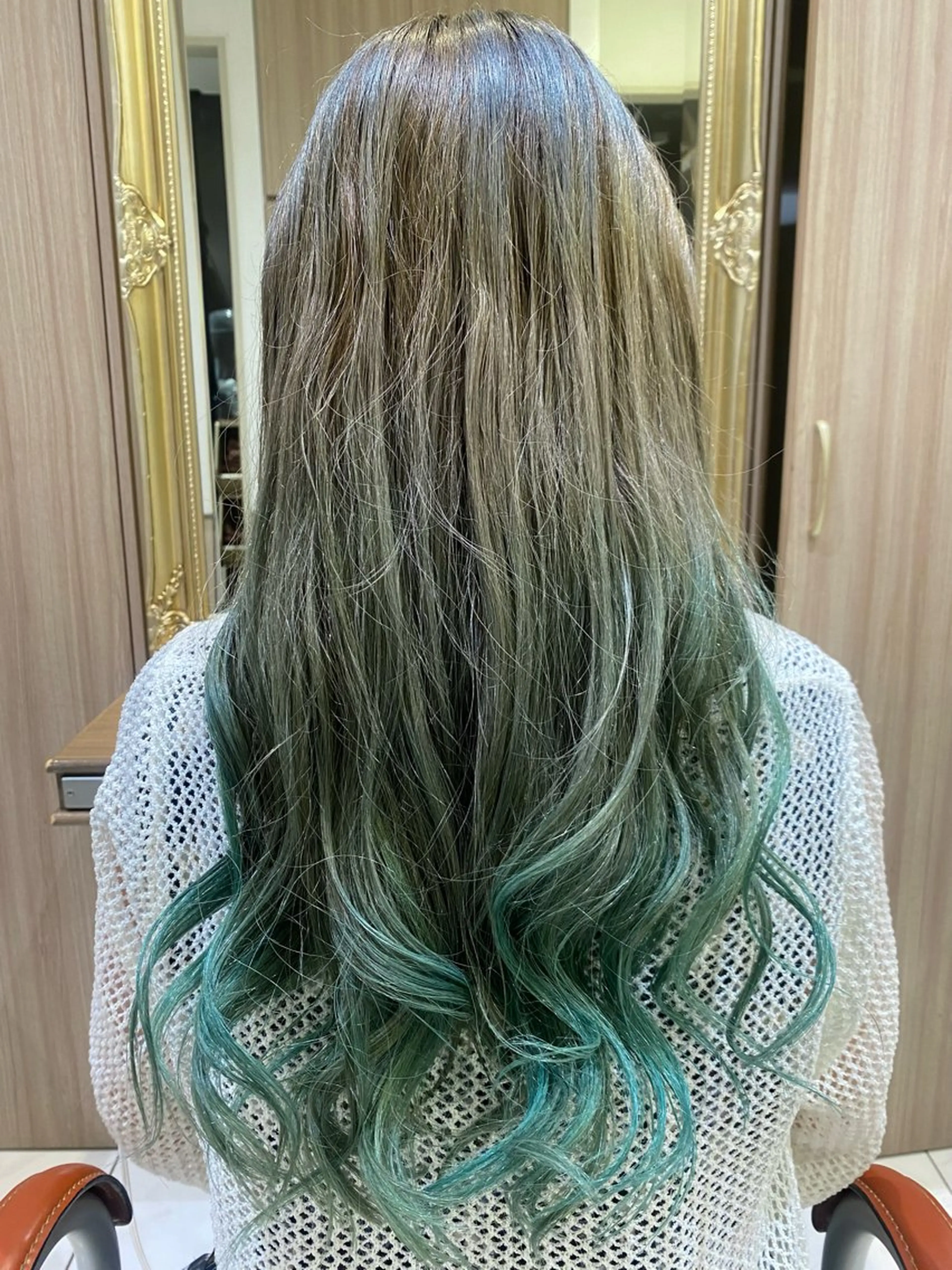 ロング カラー 古川 琴美のヘアスタイル