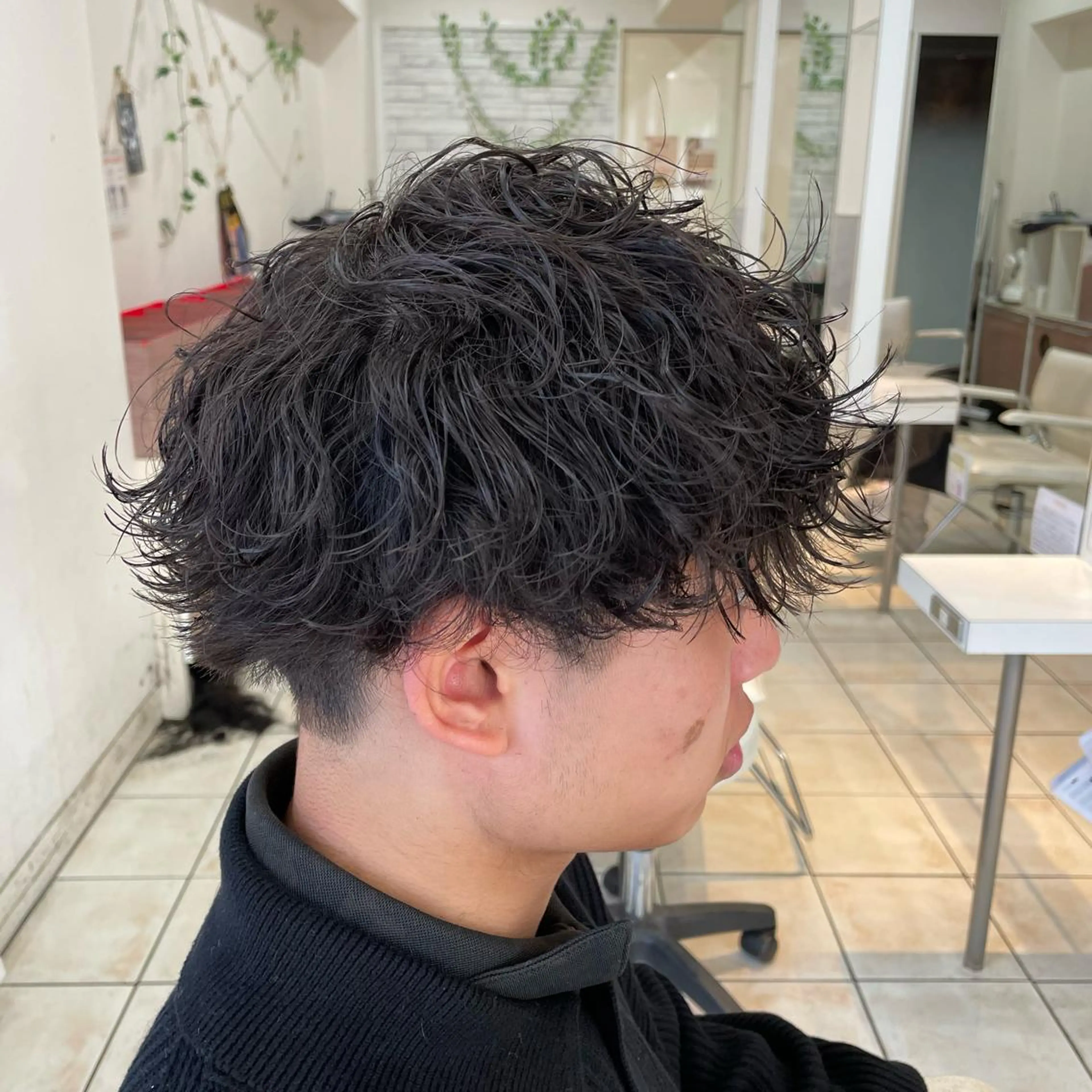 ショート パーマ メンズ シャドウパーマ/縦落 ちパーマ 大久保のヘアスタイル