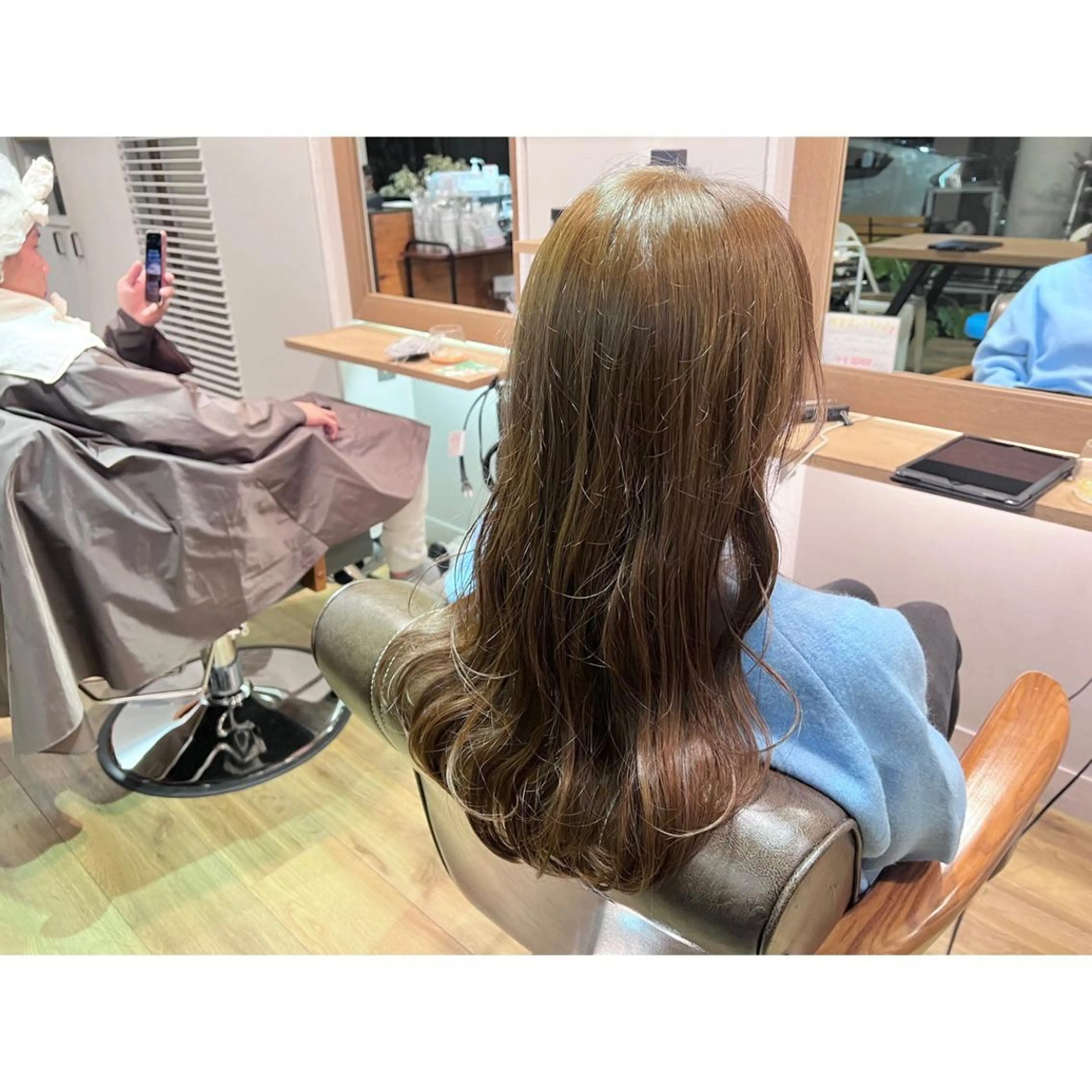 ロング カラー ベージュカラー ヘアカラー トリートメント ツキダテ ユイのヘアスタイル