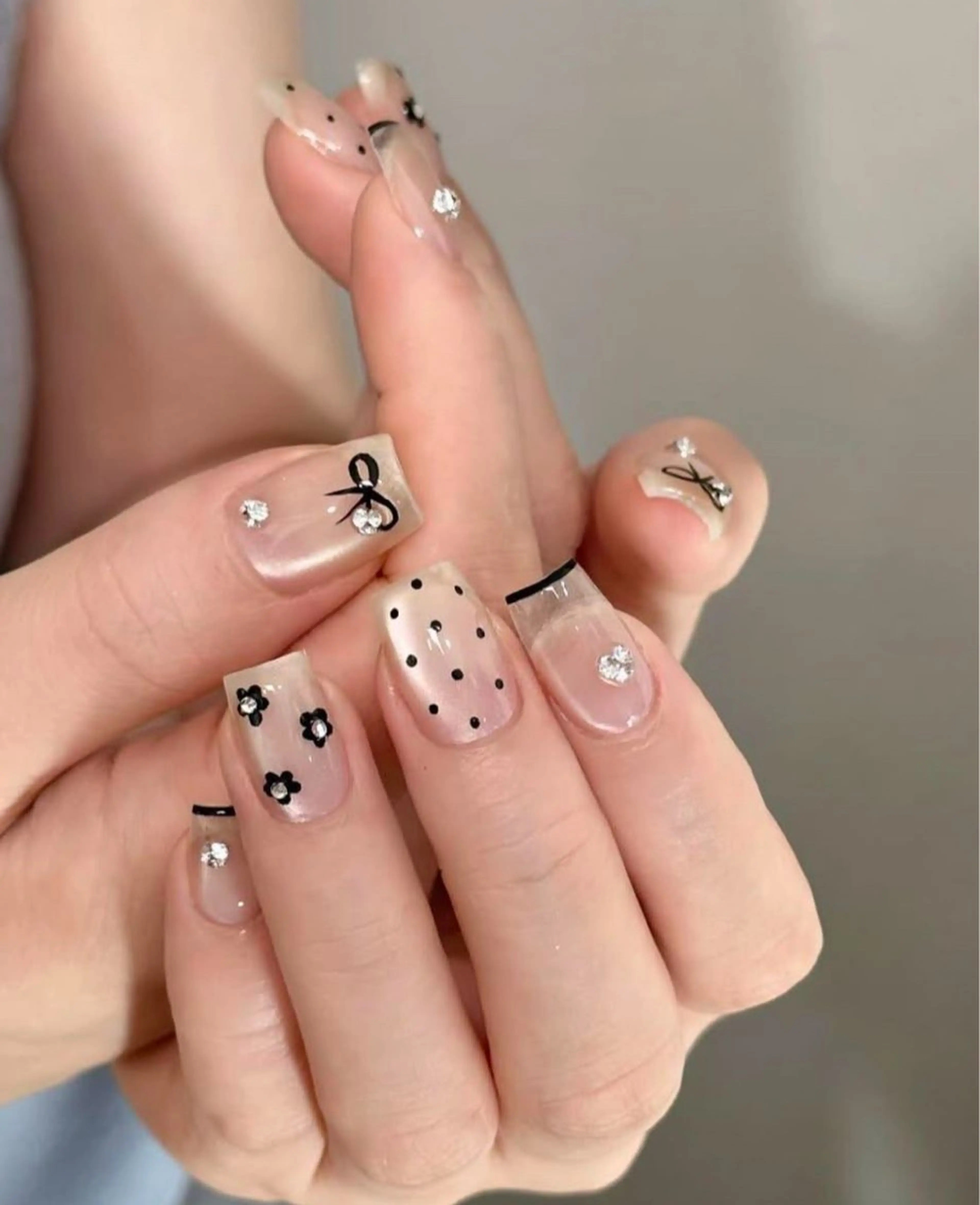 ネイル ハンドネイル 🎀PG🩵 ネイルサロンのネイルデザイン