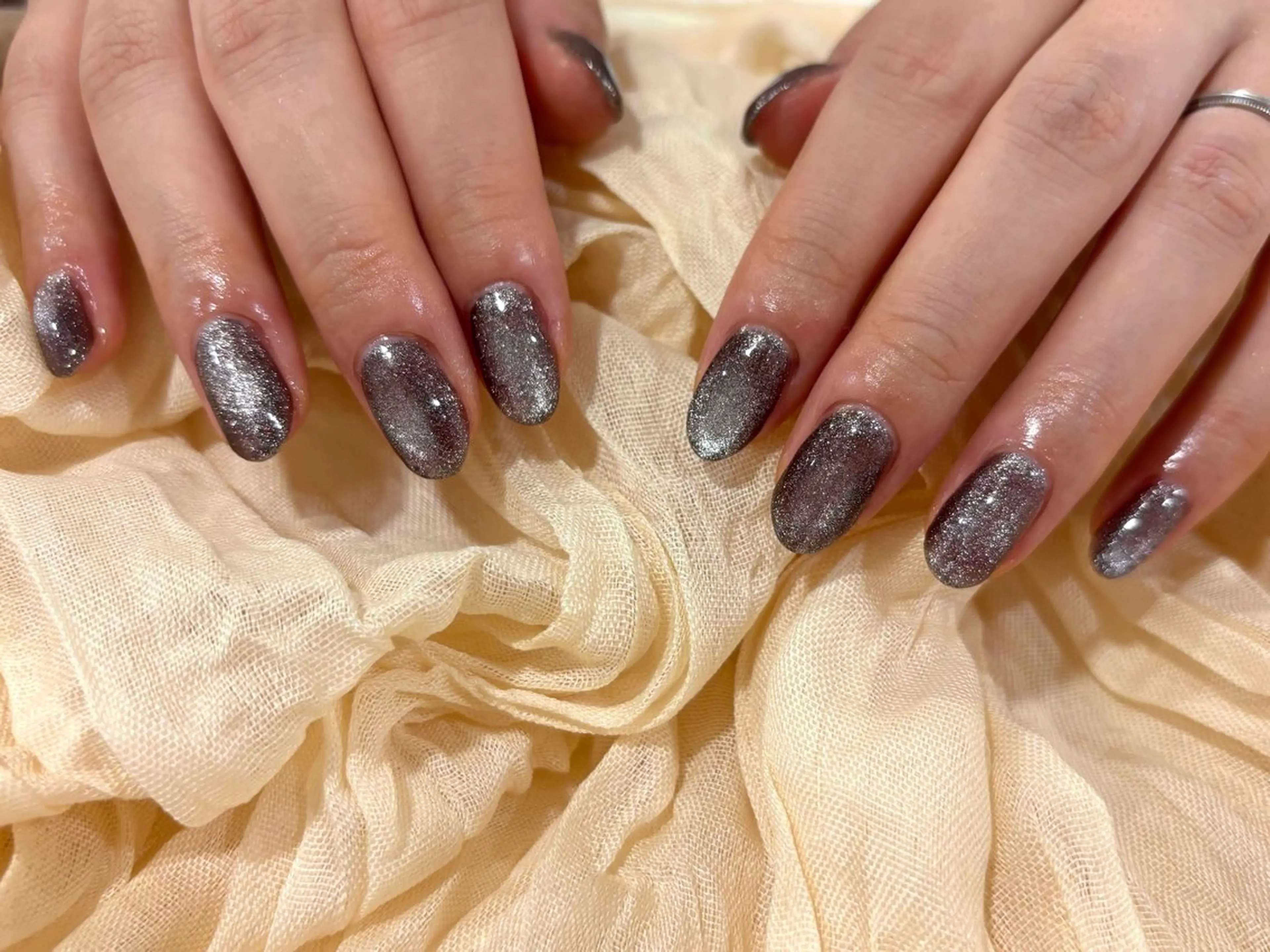 ネイル フラッシュネイル ジェルネイル マグネットネイル マグネットワンカラー ワンカラーネイル ハンドネイル Lino中目黒 🎀 パラジェルのネイルデザイン