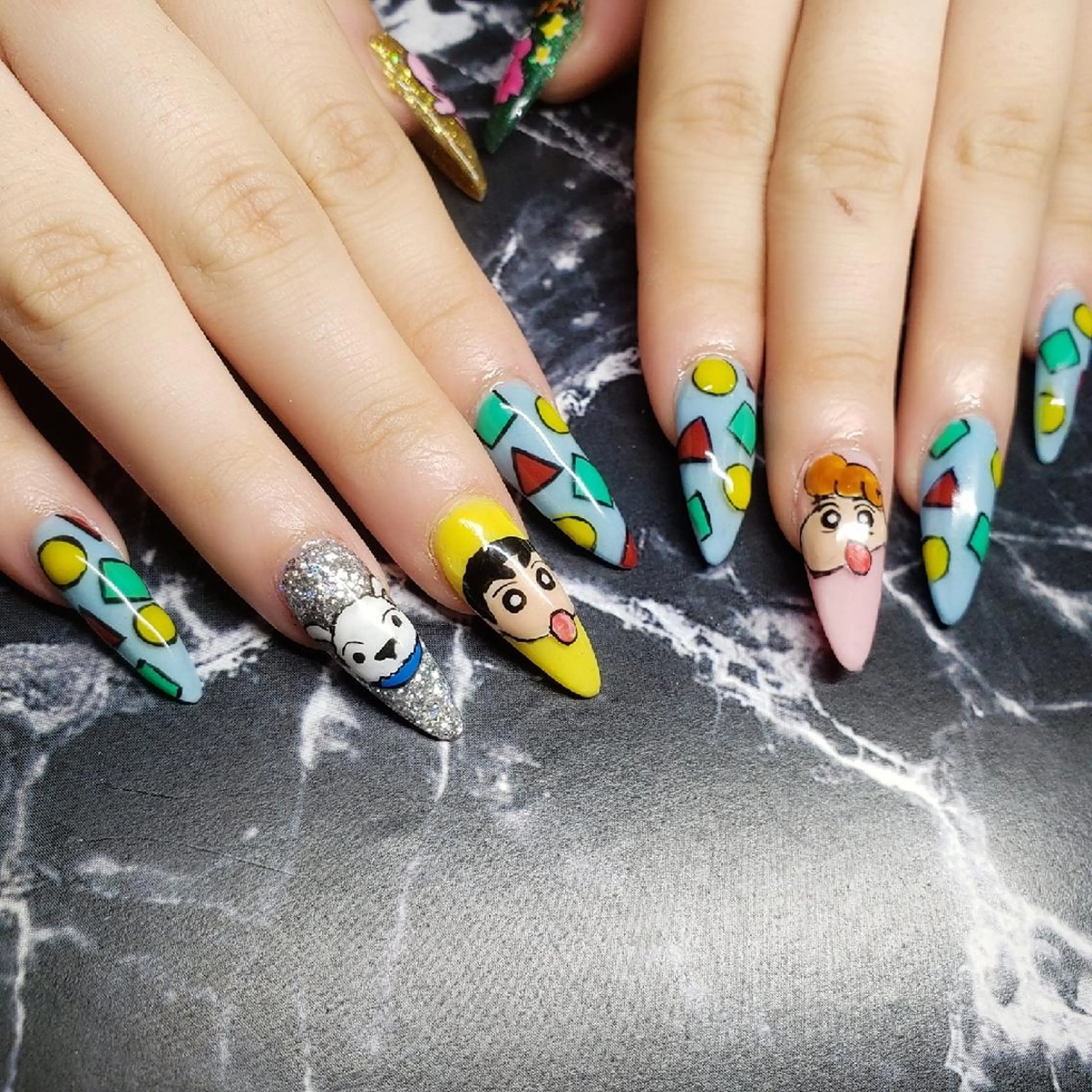 ミディアム ネイル ハンドネイル クロキ 。のネイルデザイン