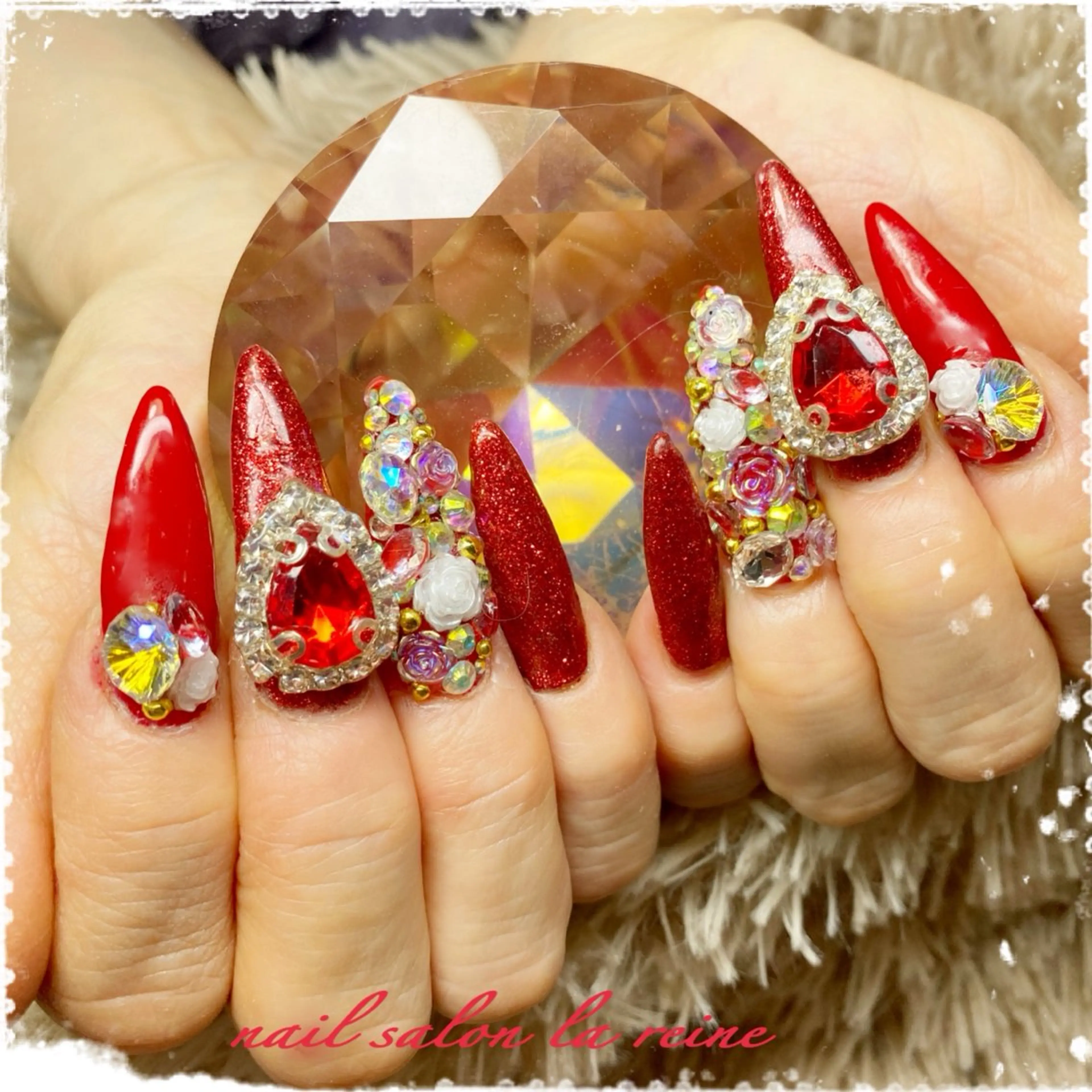 ネイル ゴージャス ハンドネイル nail salon  la reine所属・nail salon la reineのネイルデザイン
