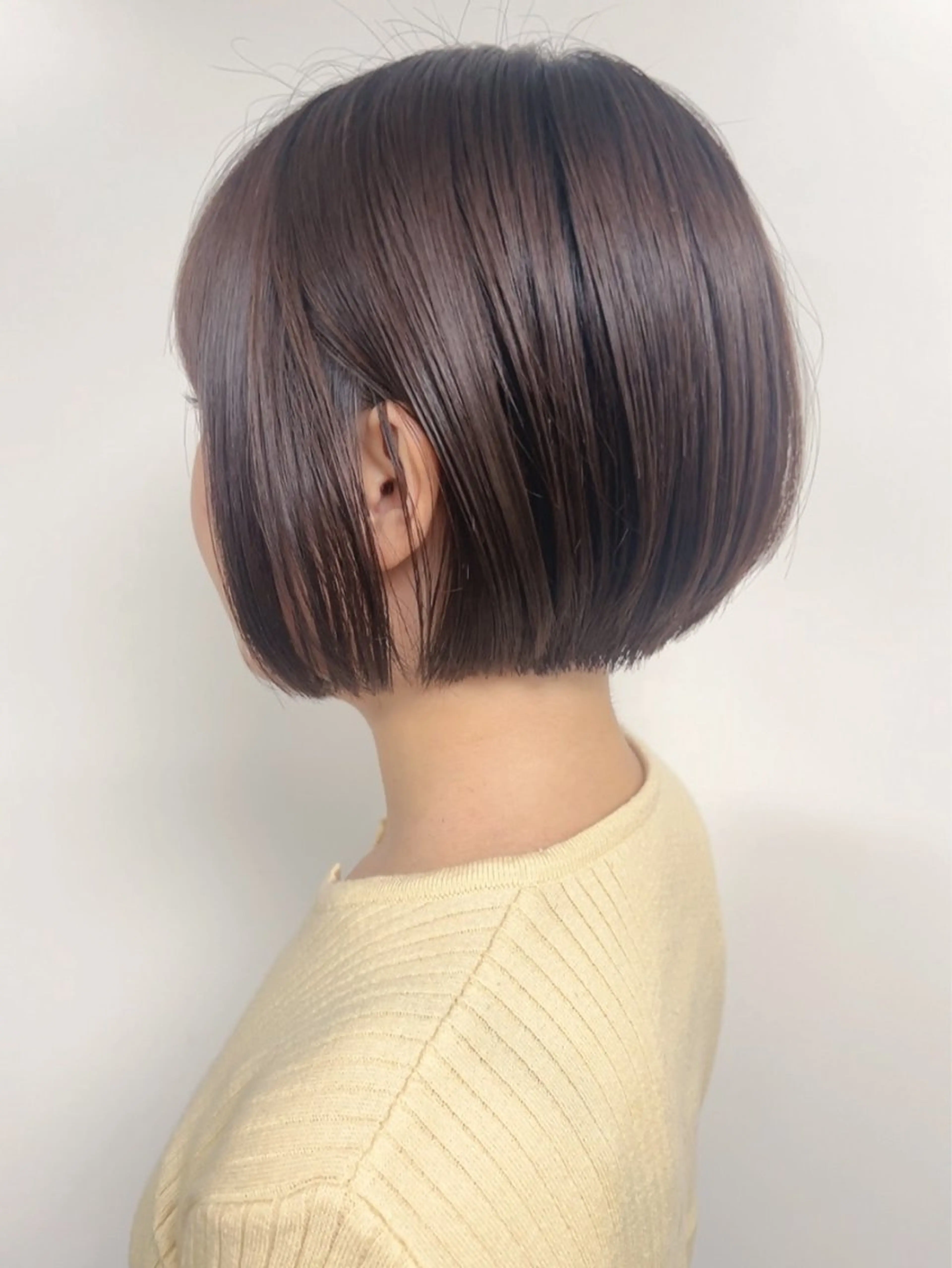 ショート morio from london所属・松岡彩華 ボブ /グレージュのヘアスタイル