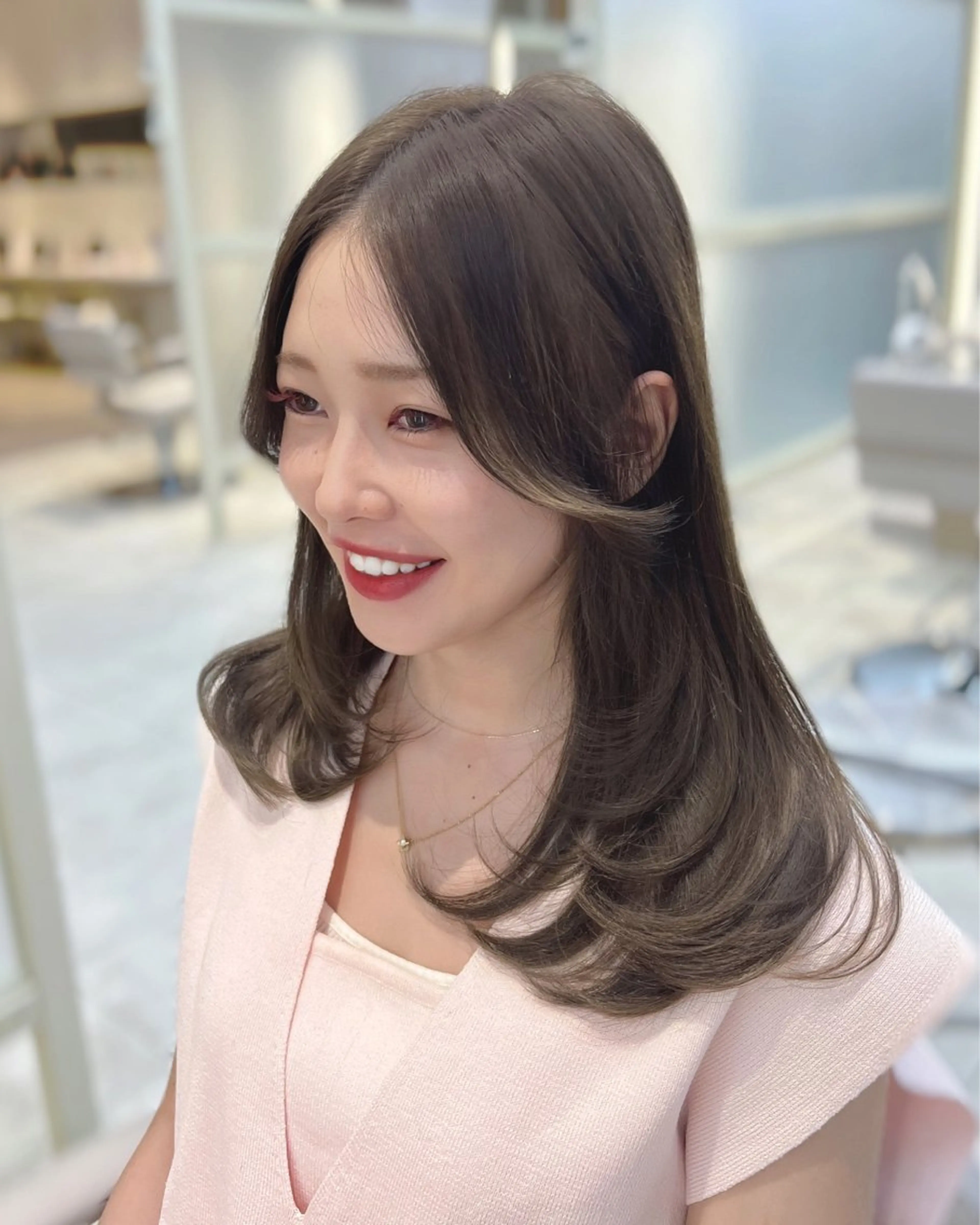 セミロング カット トリートメント レイヤーカット/ 顔まわり/アオイのヘアスタイル