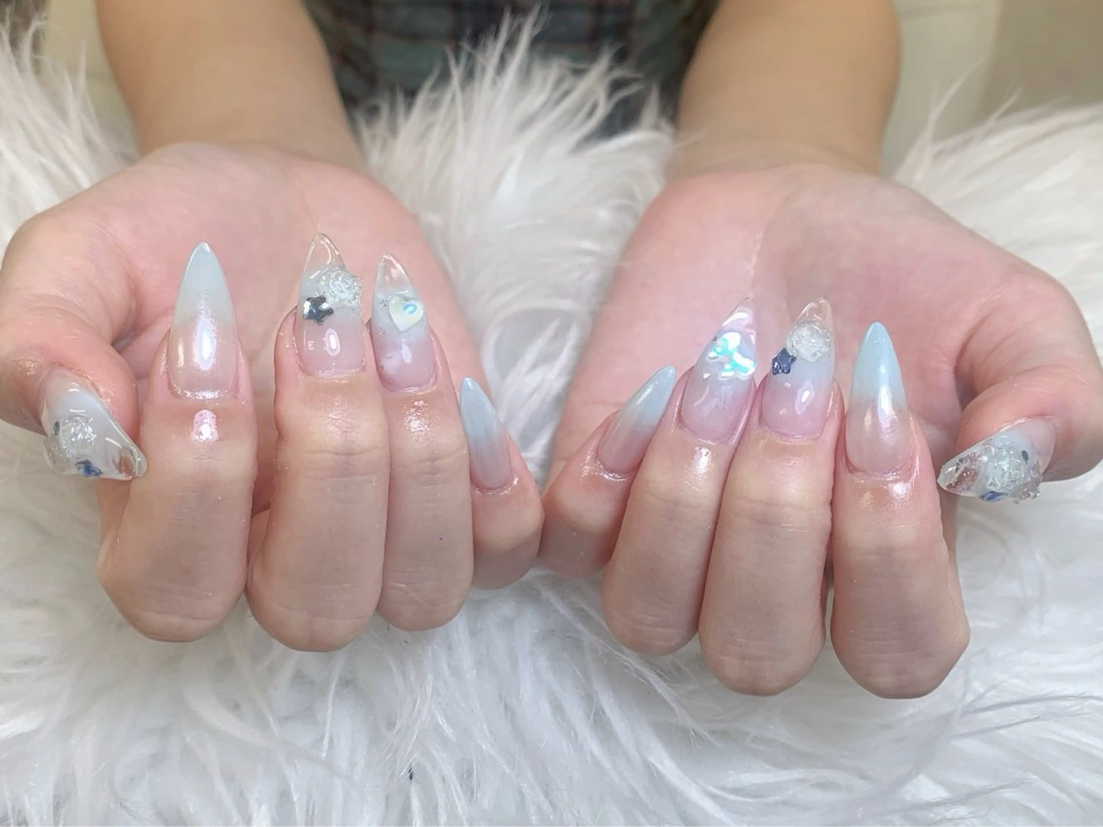 ネイル チークネイル 長さ出し フレンチネイル ジェルネイル ガラスフレンチ ハンドネイル anh nail anne🤍のネイルデザイン