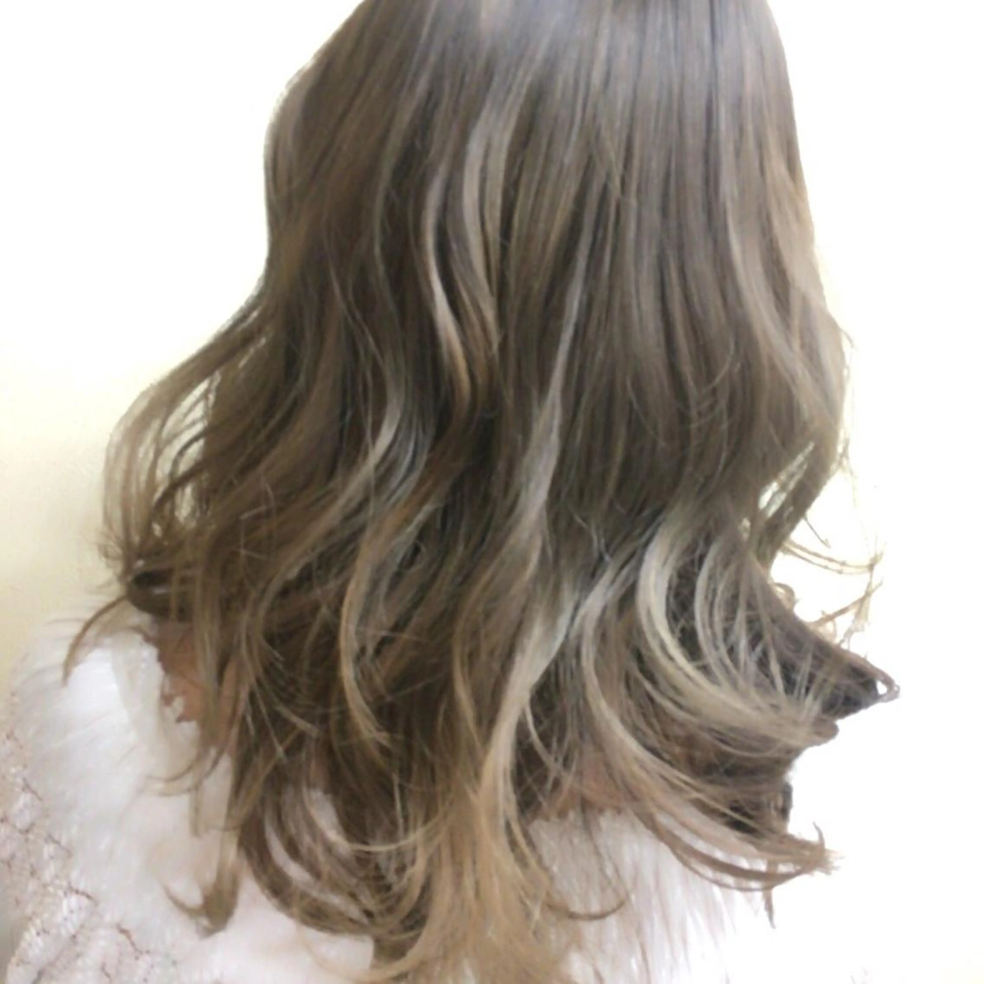 カラー ダブルカラー 工藤 綾華のヘアスタイル