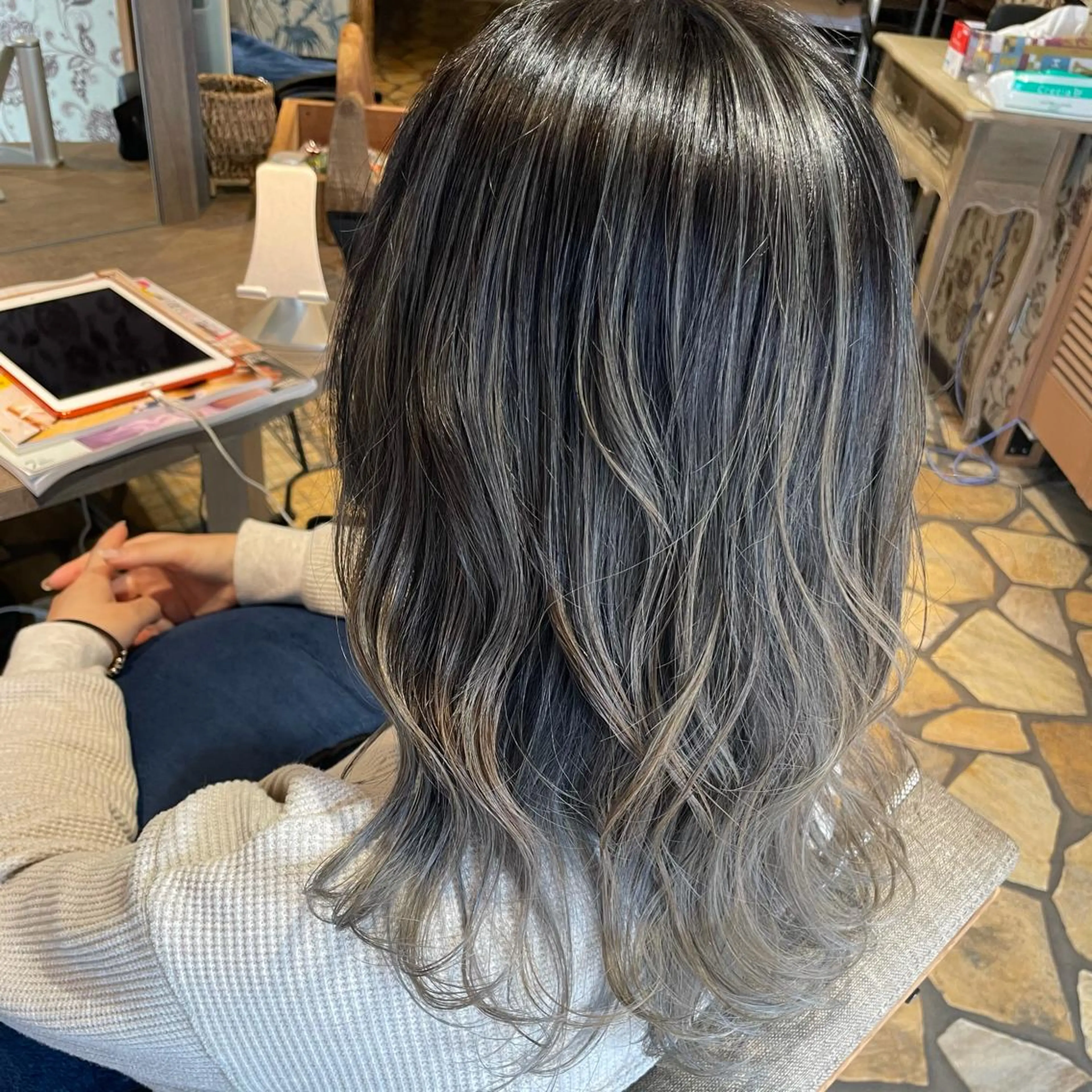 セミロング カラー ヘアアレンジ バレイヤージュ ブリーチ レイヤーカット 🇺🇸海外ヘア 🇰🇷MASANOのヘアスタイル