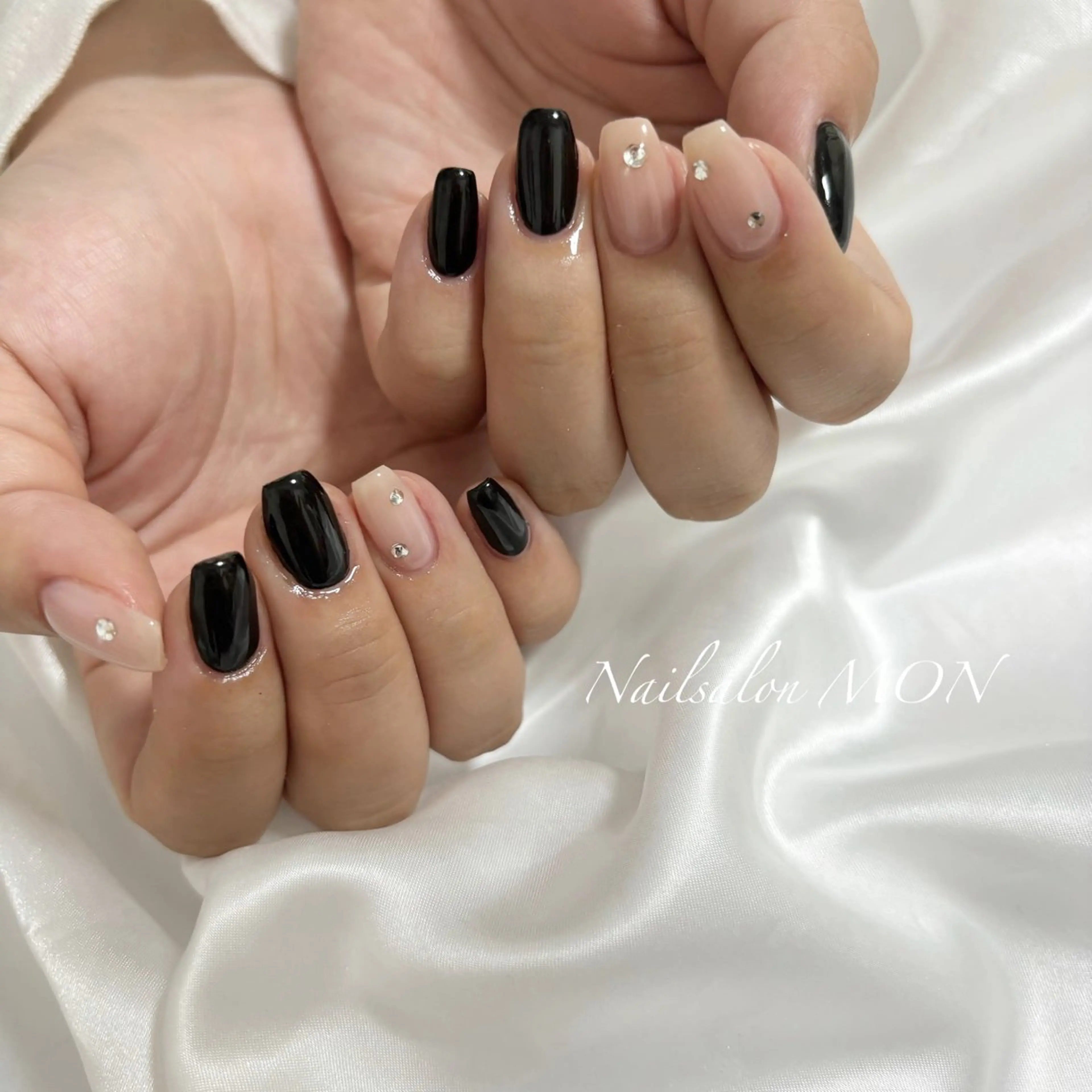 ネイル ストーンネイル ハンドネイル Nailsalon MONのネイルデザイン