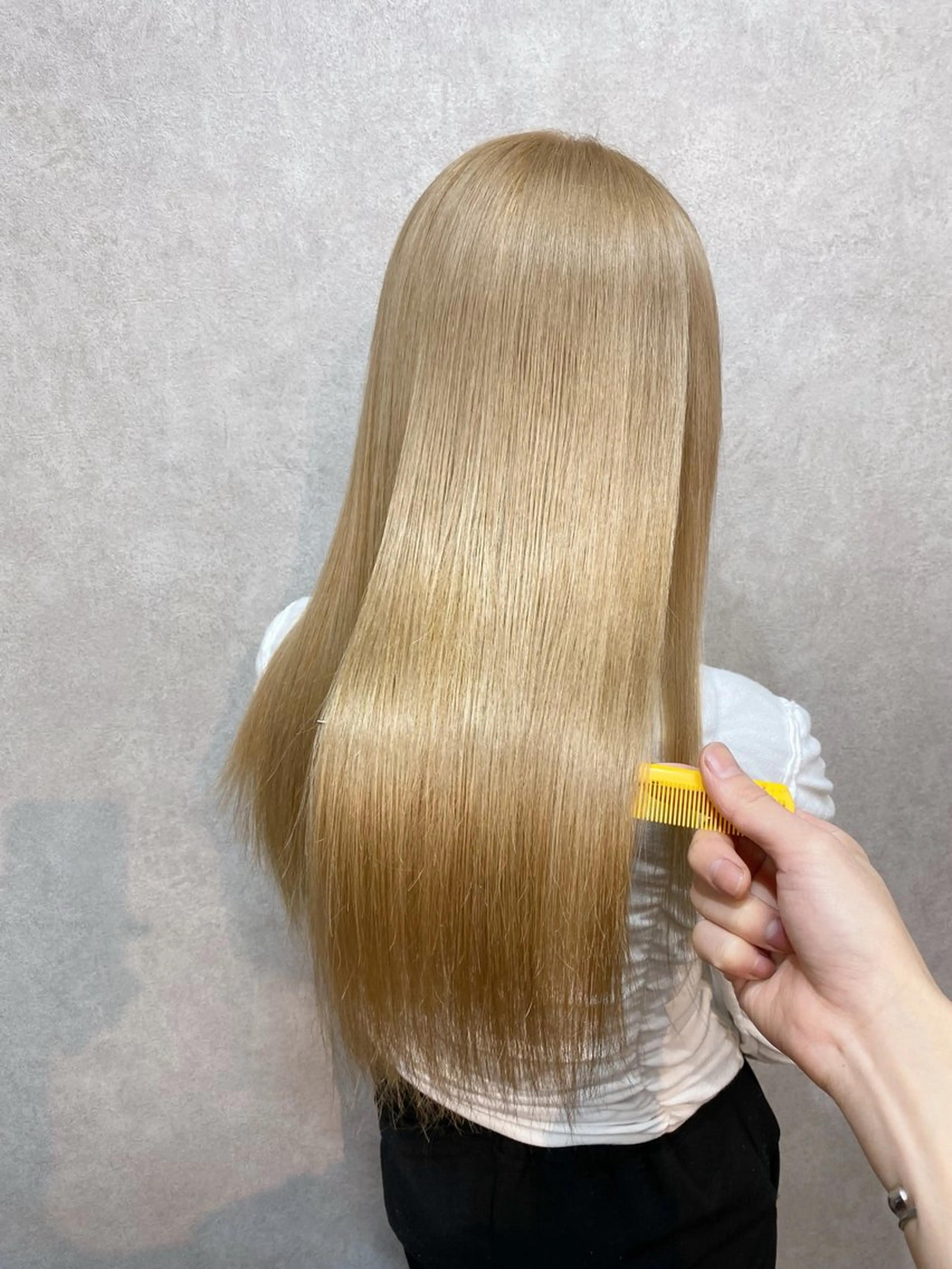 ロング カラー 抜きっぱなしブロンド ブロンド ヘアカラー ar clip表参道所属・💜髪質改善/ 艶カラー/ミナ🩷のヘアスタイル