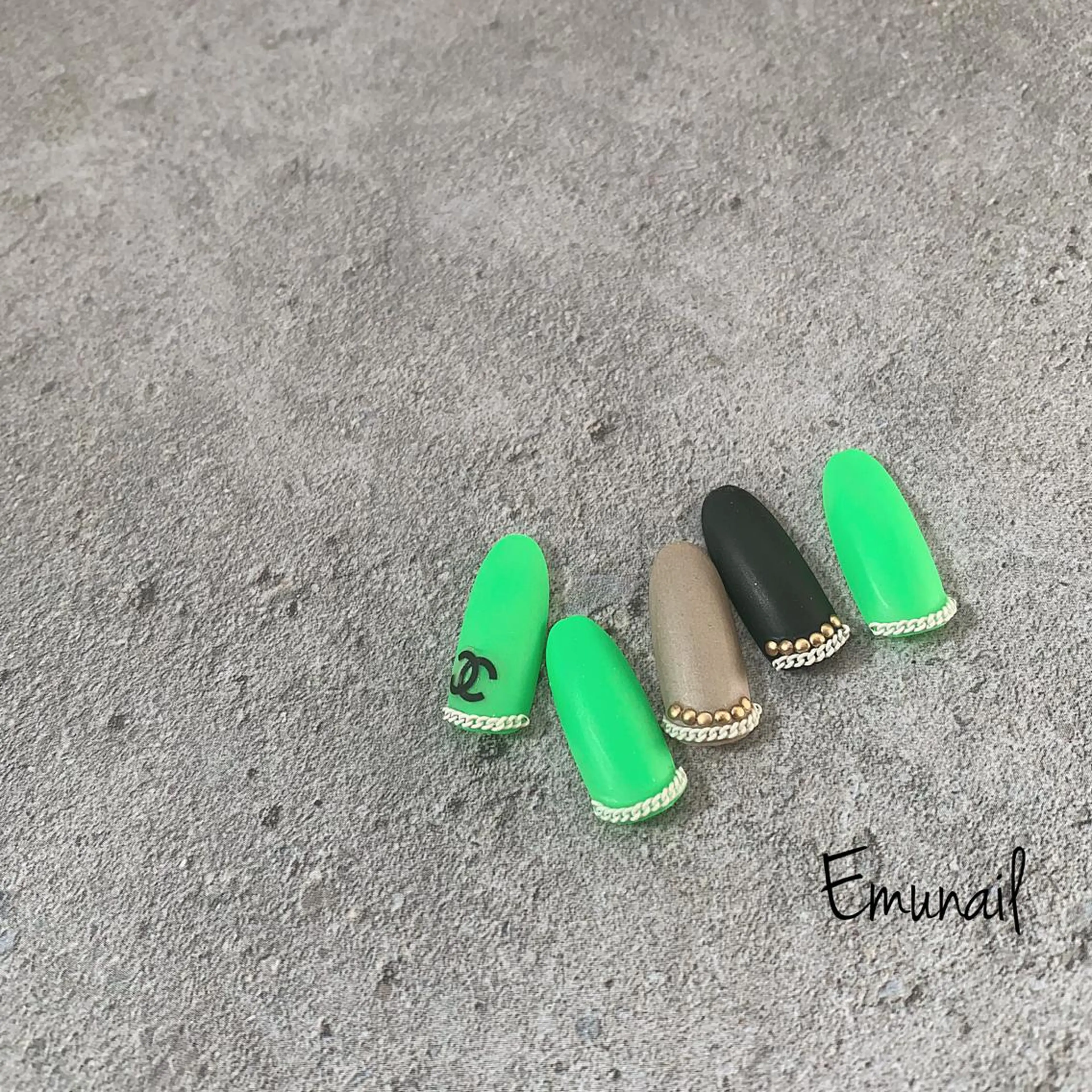 ネイル ハンドネイル Emu Nailのネイルデザイン