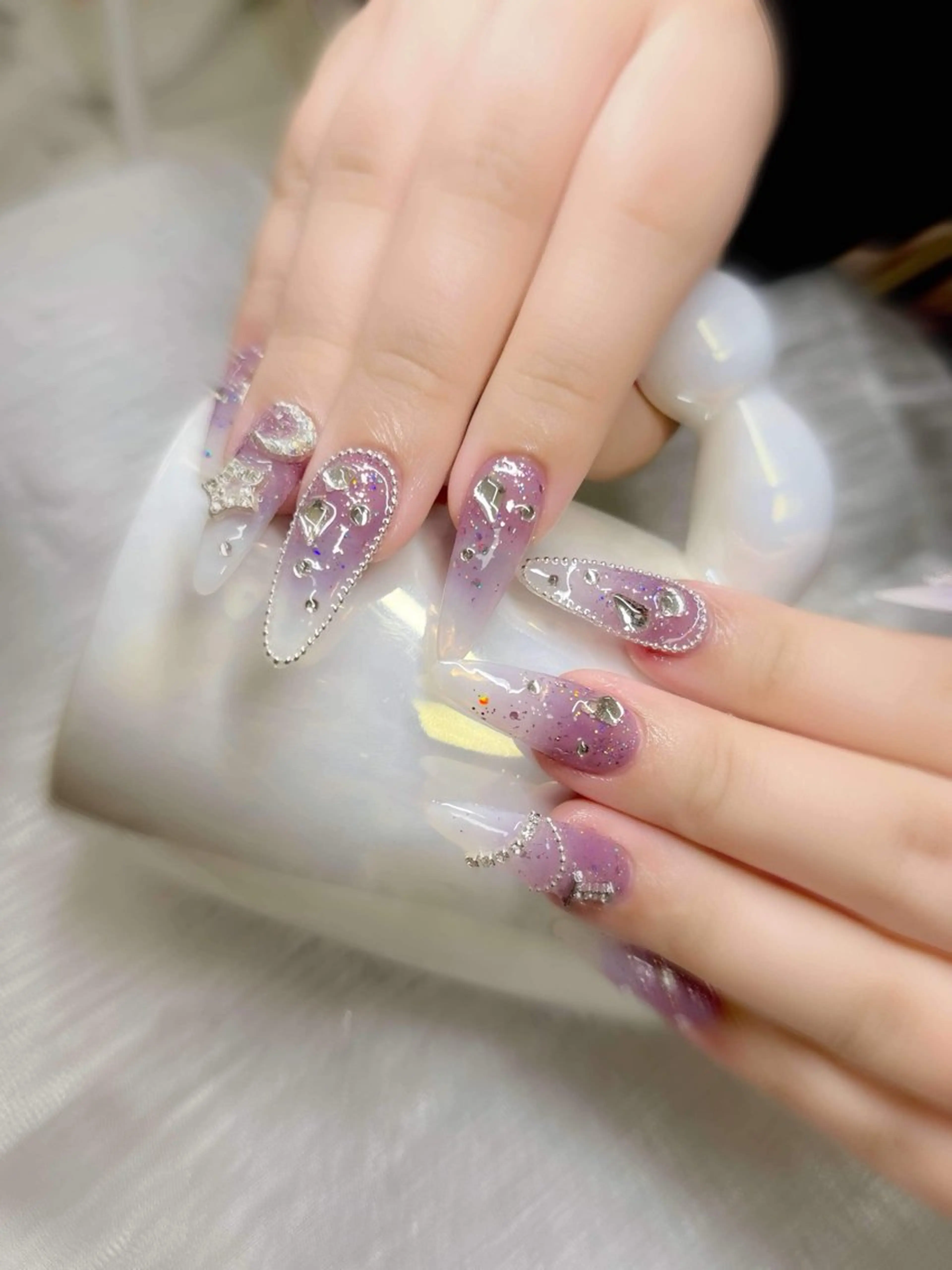 ネイル マグネットネイル ピンク ネイルチップ 冬ネイル クリスマス ハンドネイル Lee Nailsのネイルデザイン