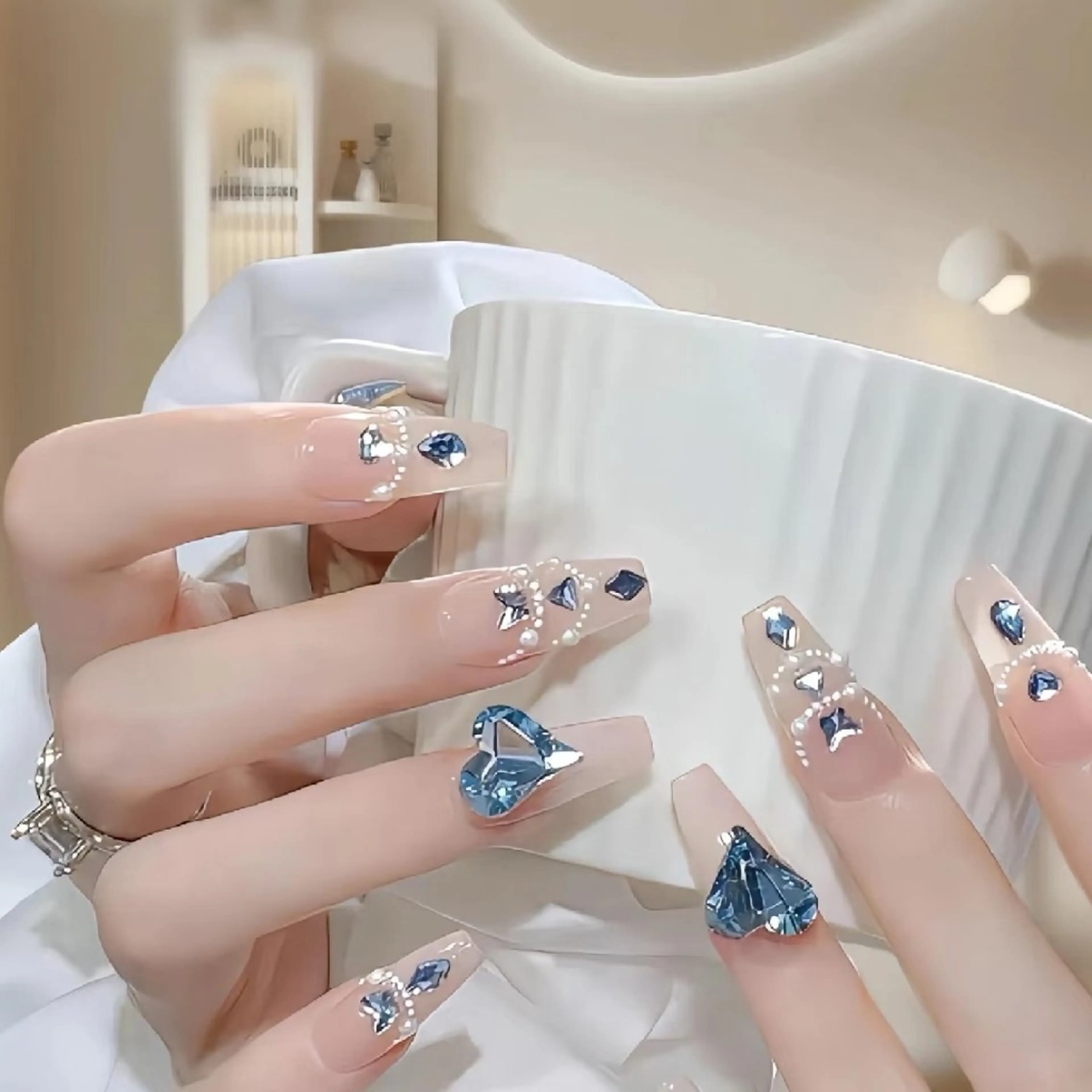 ネイル 鈴木 彩星のネイルデザイン