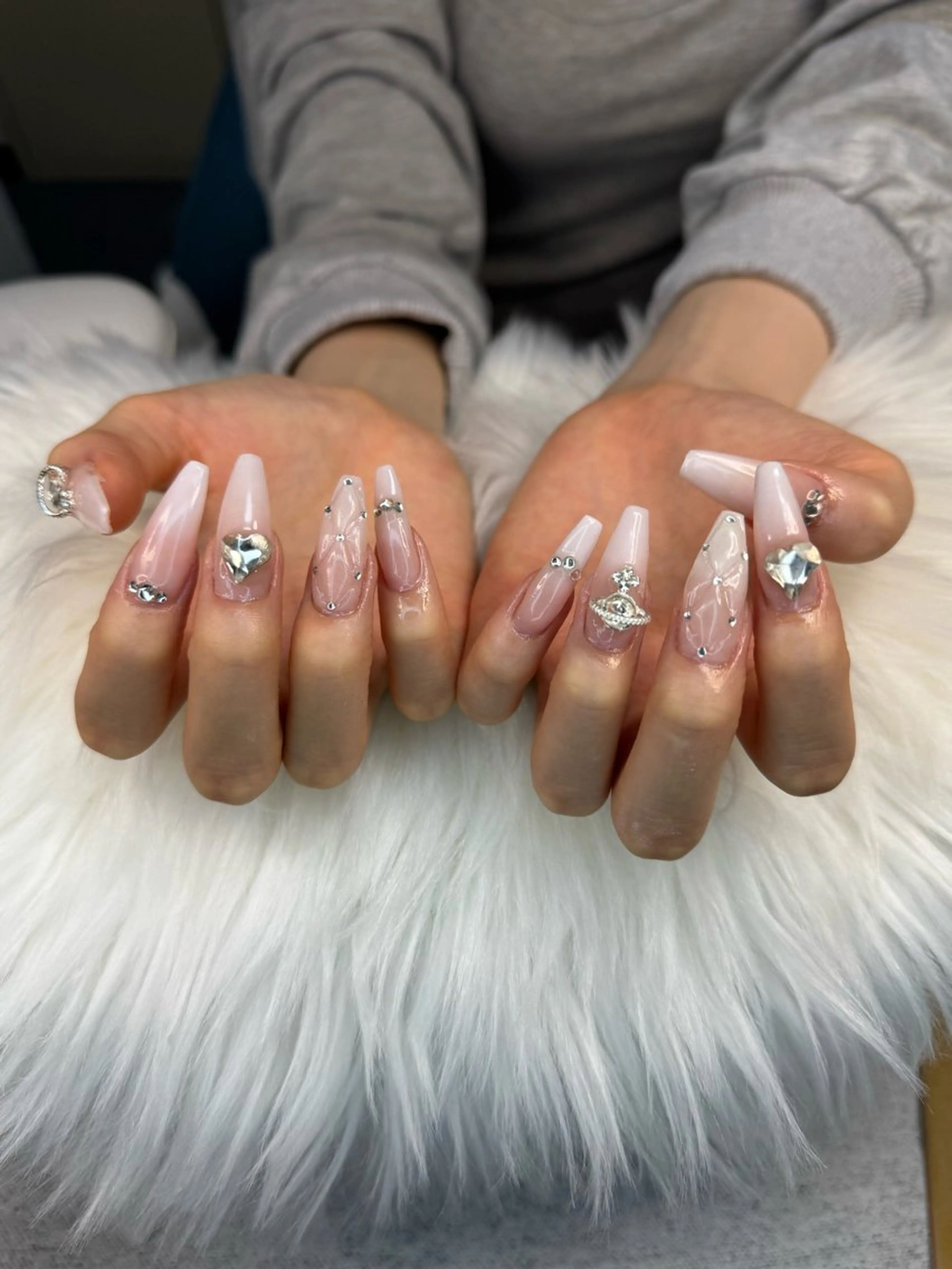 ネイル アートネイル オーロラネイル チークネイル 長さ出し フットネイル happy nail所属・Happy Nailのネイルデザイン