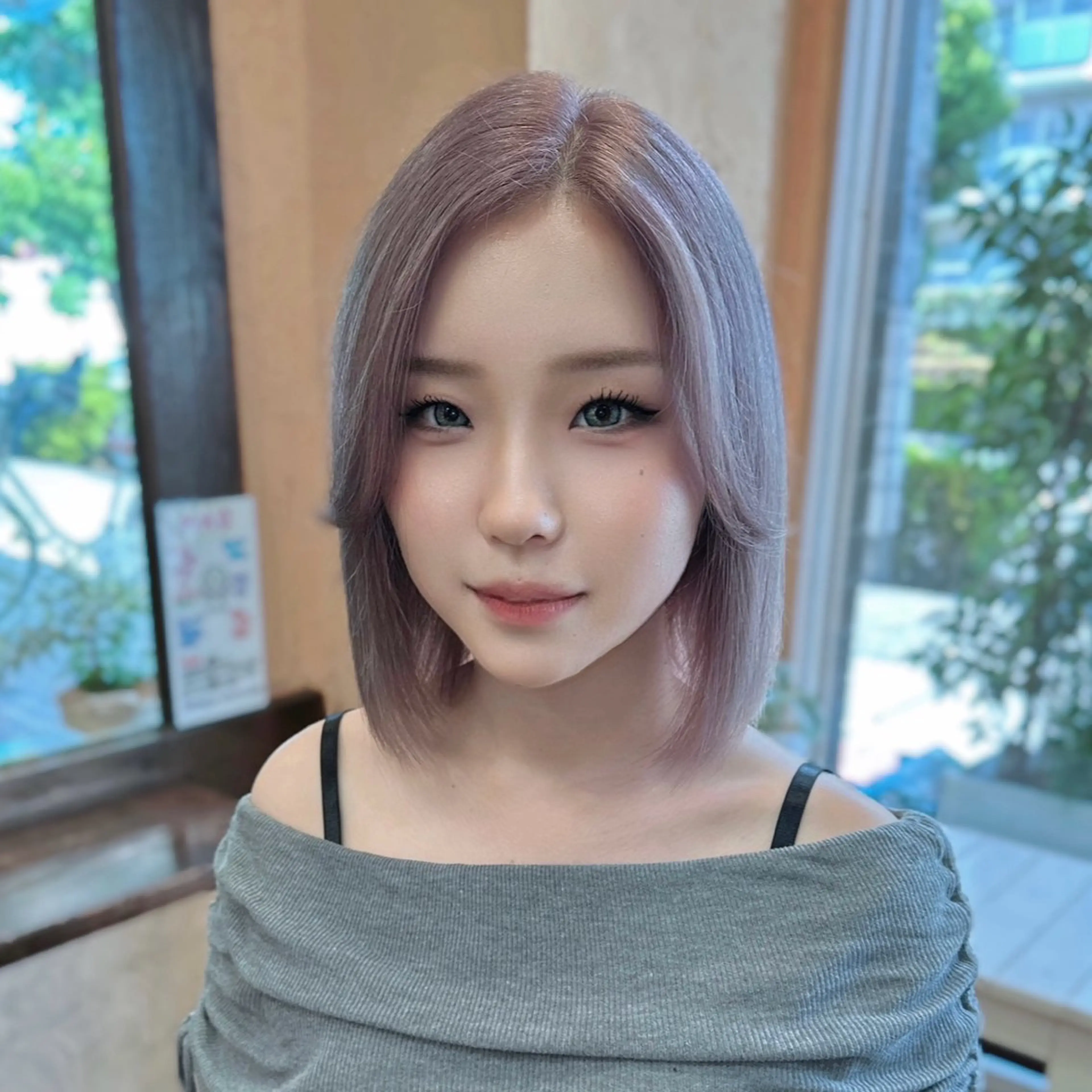 ミディアム カラー ヘアカラー ブリーチ🩵レイヤー Maho🐻‍❄️のヘアスタイル