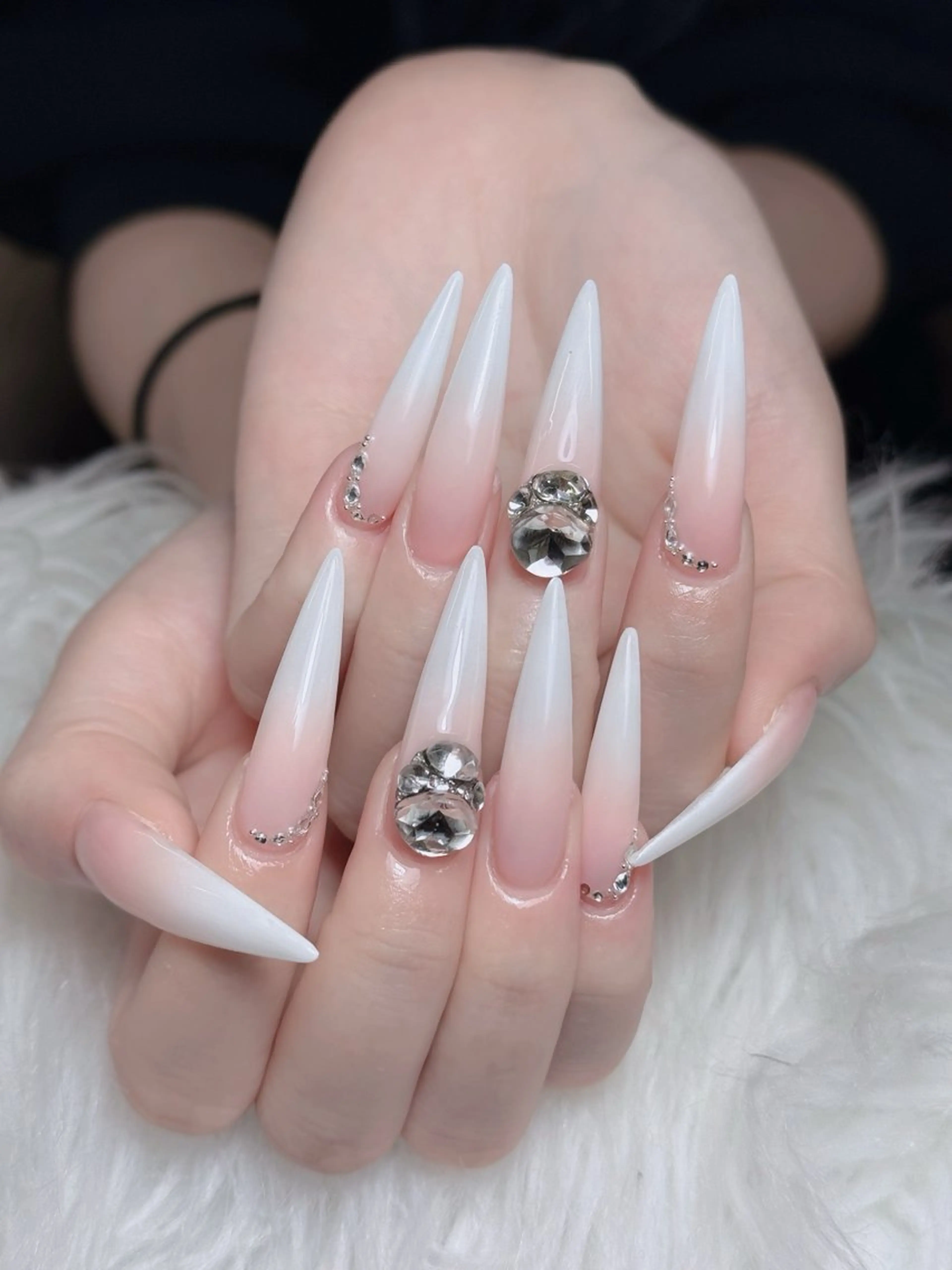 ネイル オーロラネイル チークネイル 長さ出し フレンチネイル 韓国ネイル ハンドネイル Lumi Shinokuboのネイルデザイン