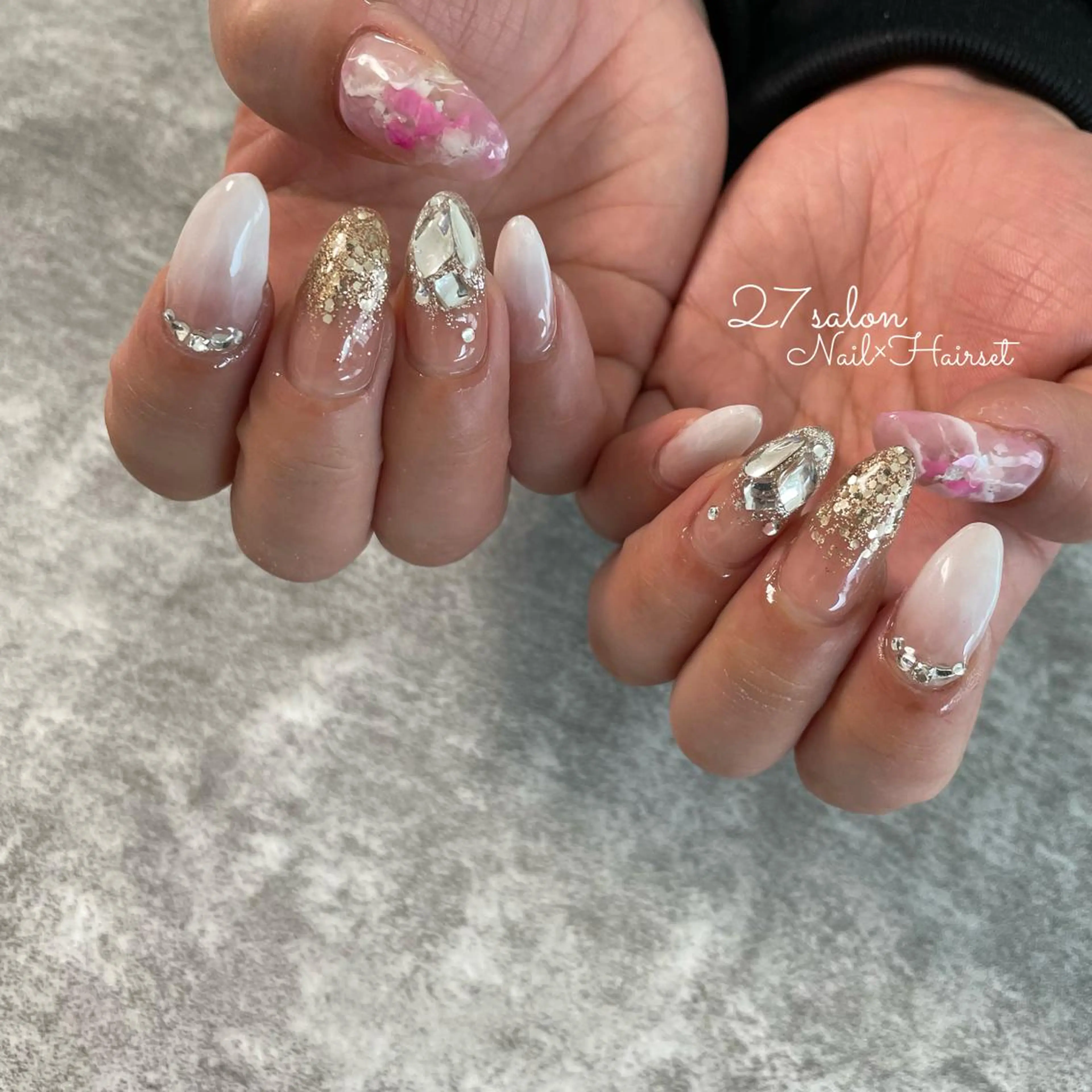 ネイル アートネイル グラデーション ホワイト 27salon yuinaのネイルデザイン