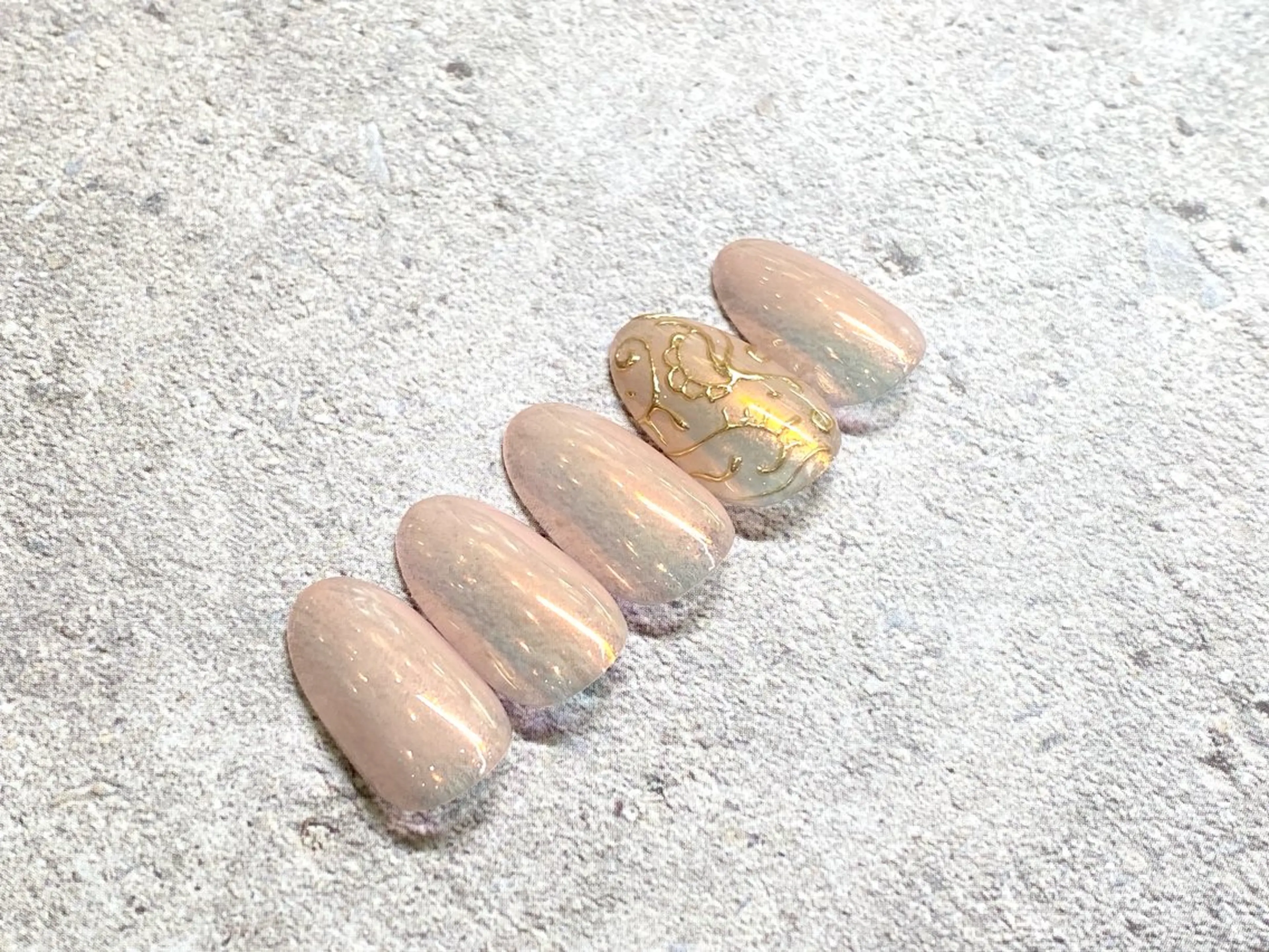 ネイル Latour onagiのネイルデザイン