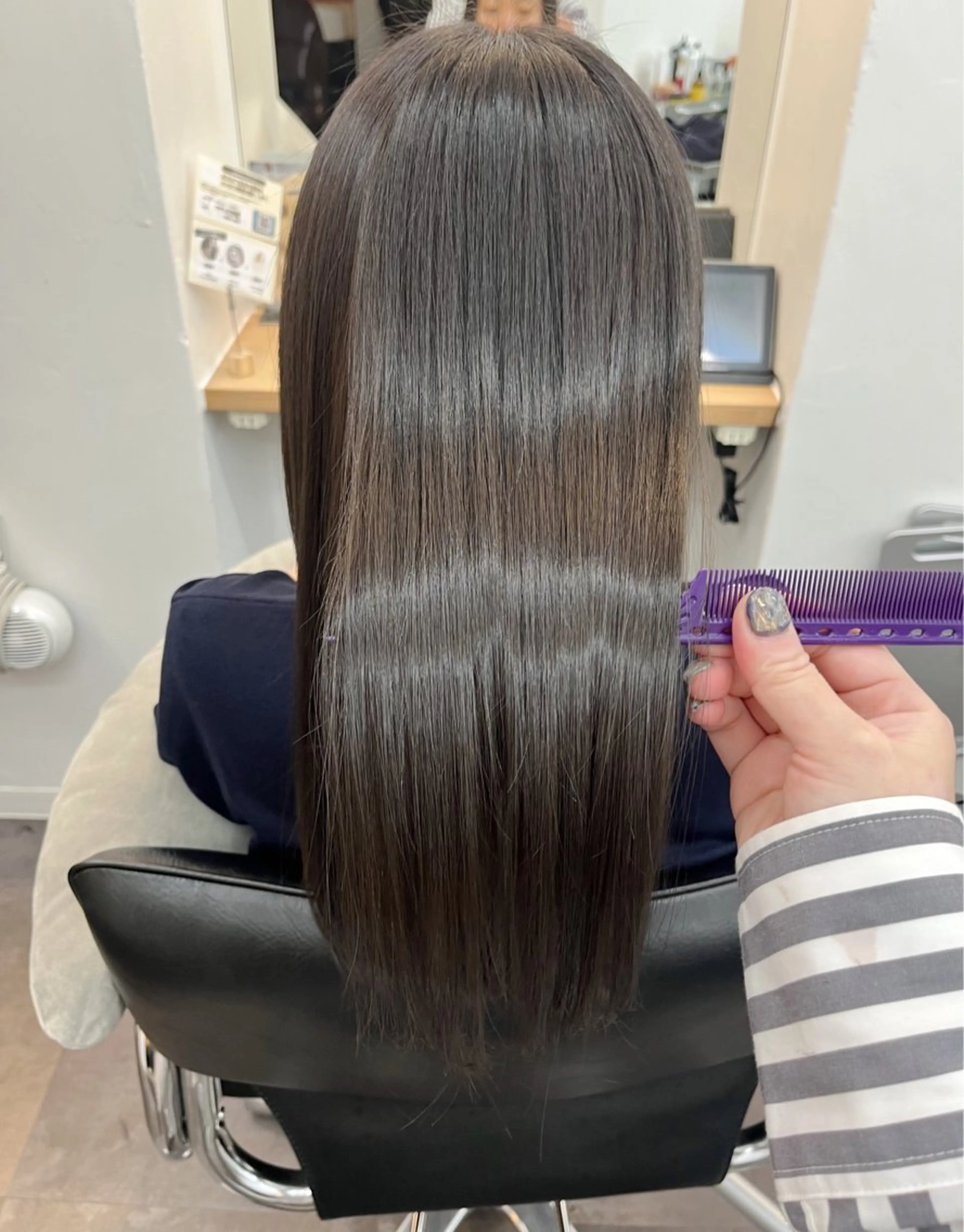 ロング カラー 髪質改善 mai🐷髪質改善 🖤透ける暗髪🖤のヘアスタイル