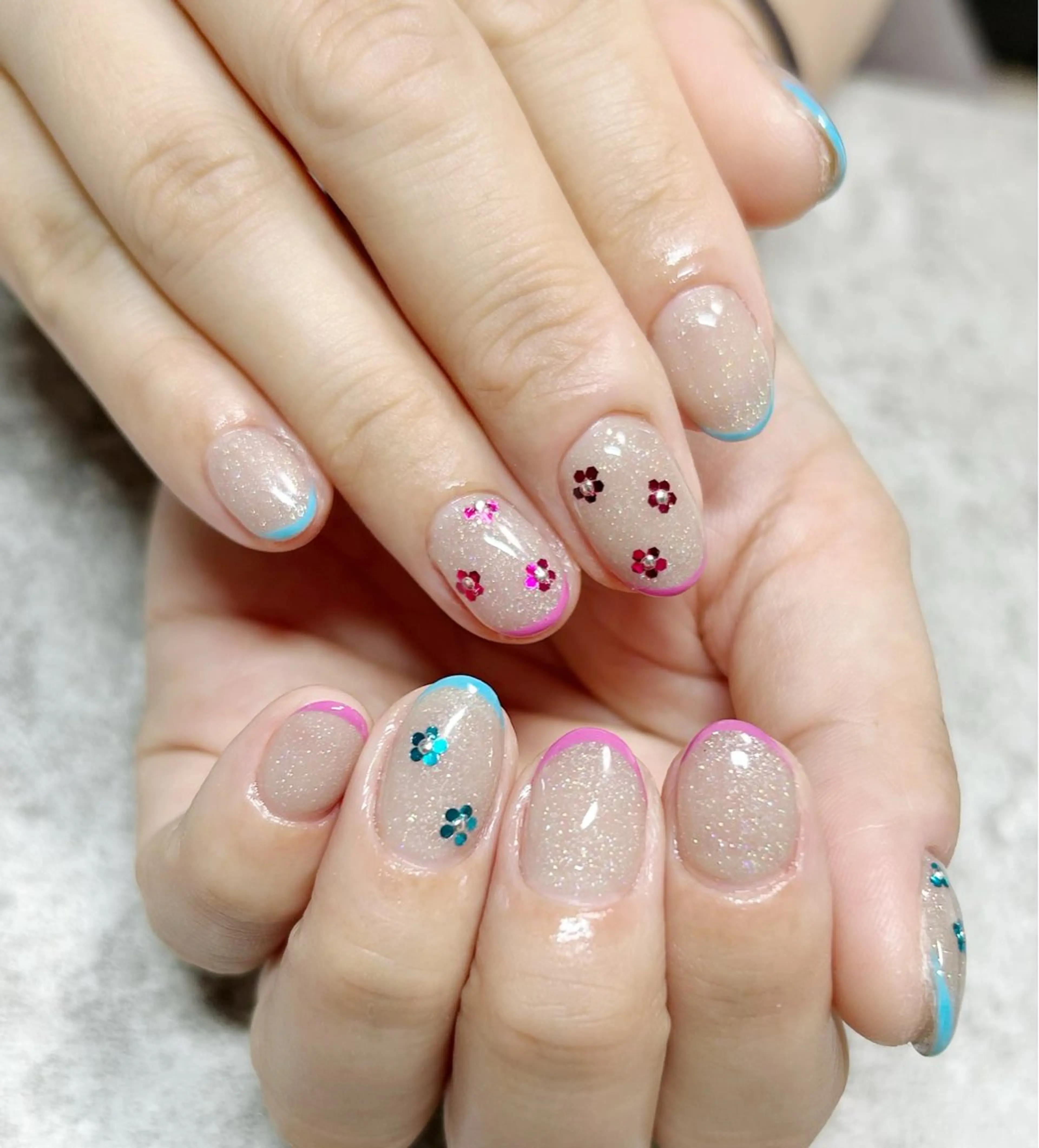 ネイル アートネイル オーロラネイル カジュアル フラッシュネイル フットネイル ハンドネイル ハンドケア Nanala. LUNAのネイルデザイン