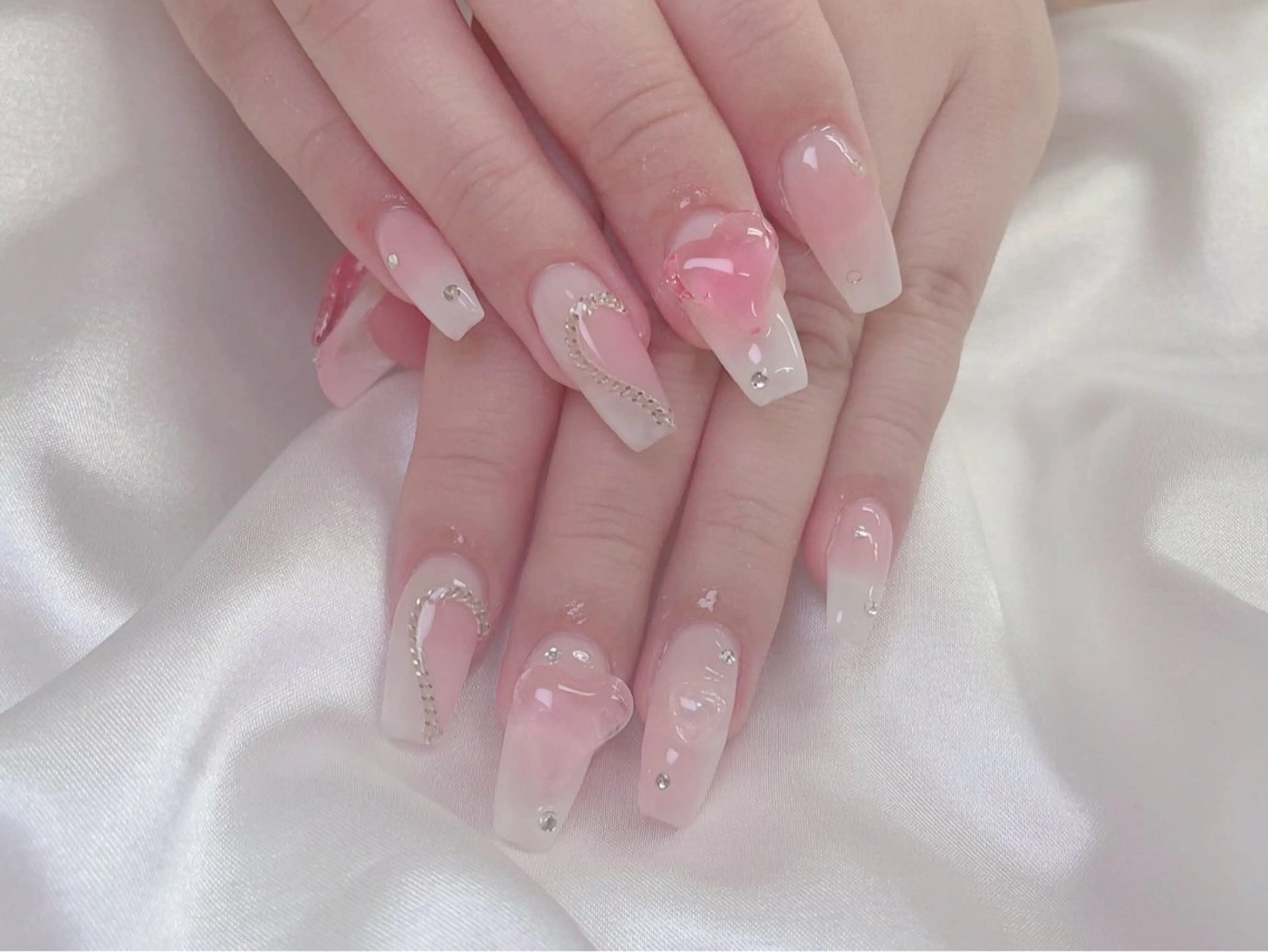 ネイル 持ち込み スカルプネイル ネイルチップ ハンドネイル lucky nail 歌舞伎町のネイルデザイン