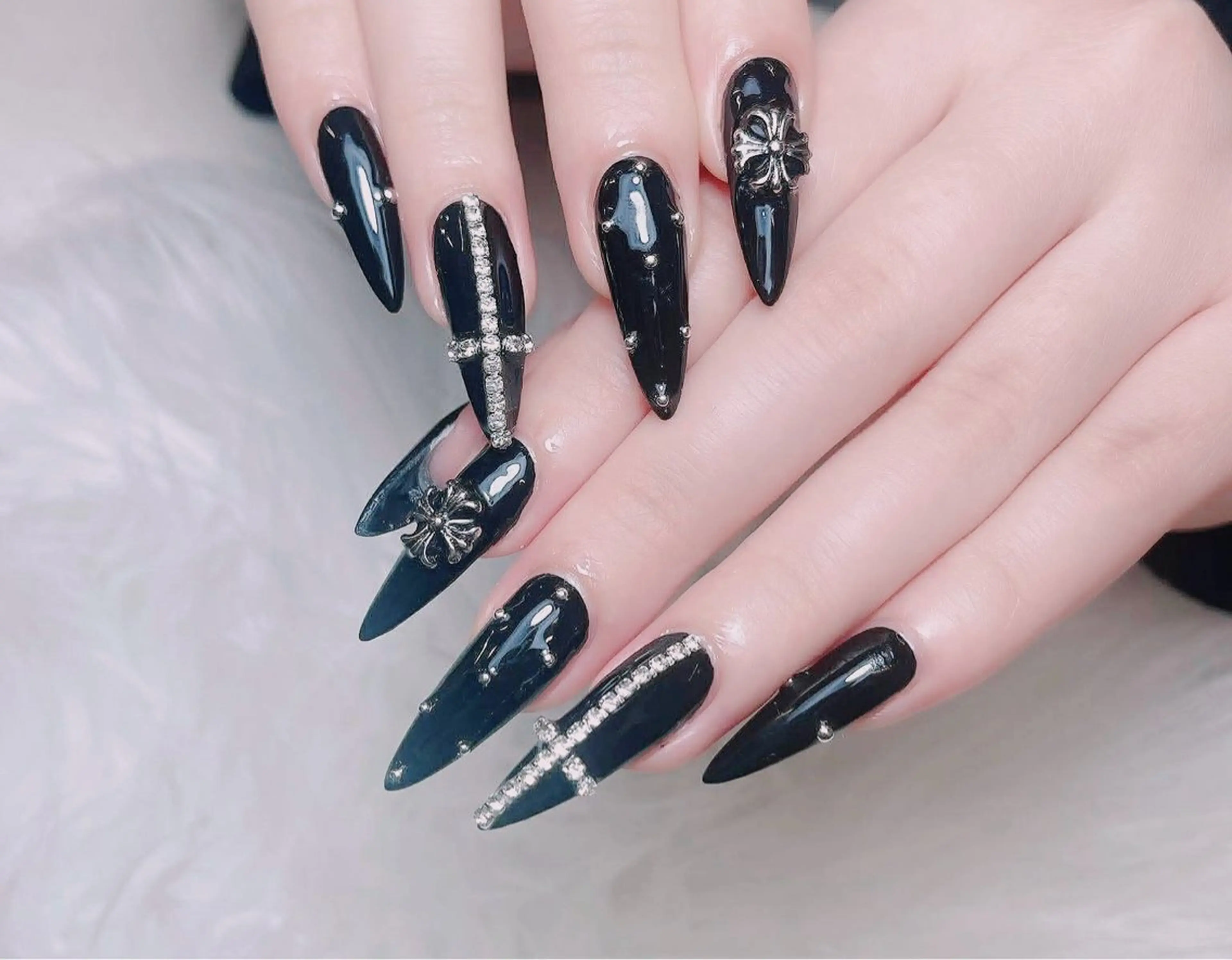 ネイル オーロラネイル チークネイル フットネイル フレンチネイル ハロウィン ハンドネイル Lumi Nail 新大久保3‘のネイルデザイン