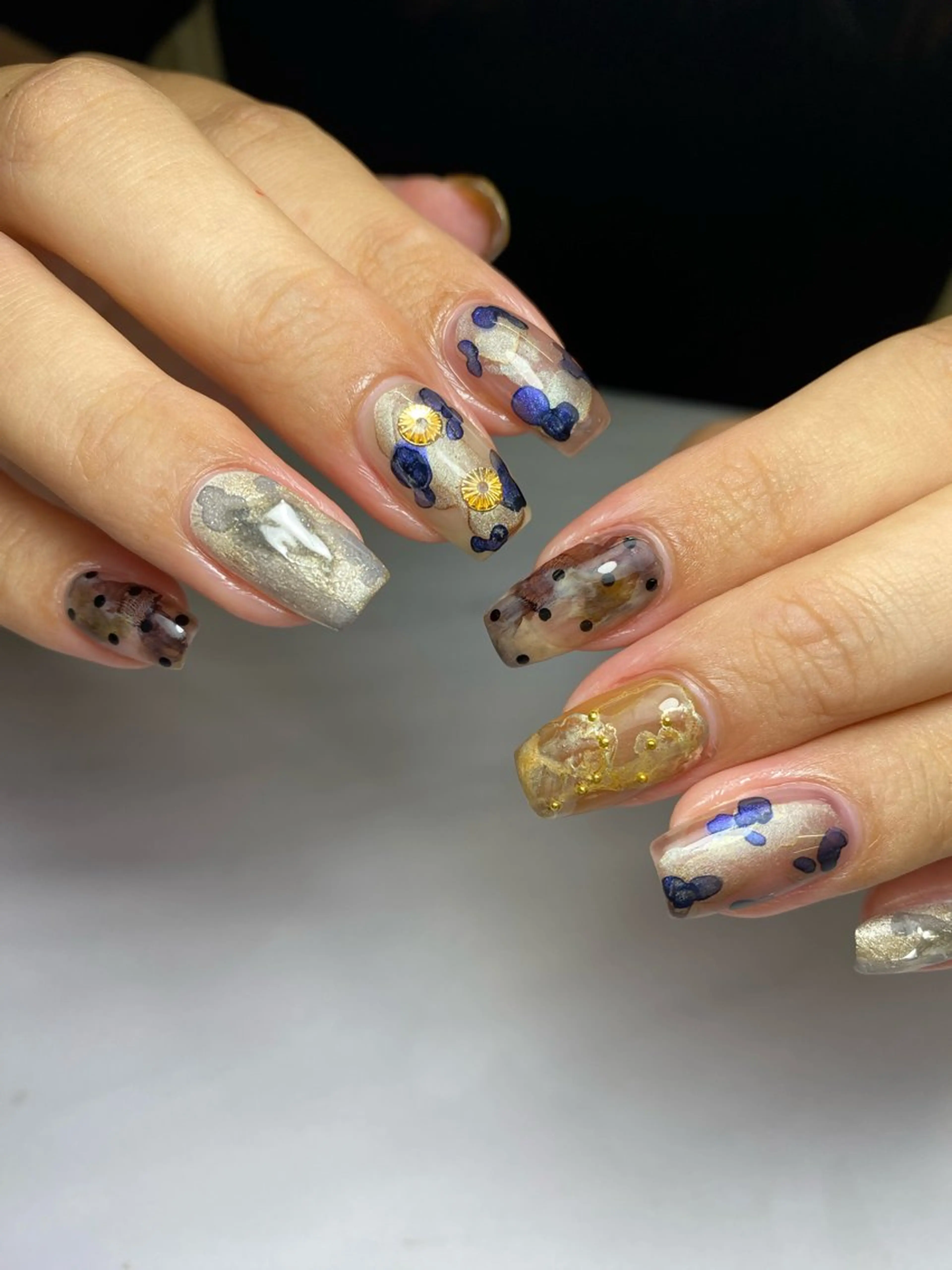 ネイル 成人式 フレンチネイル ジェルネイル ガーリー マグネットネイル ハンドネイル 草加ニュアンスネイル 🌚hersのネイルデザイン