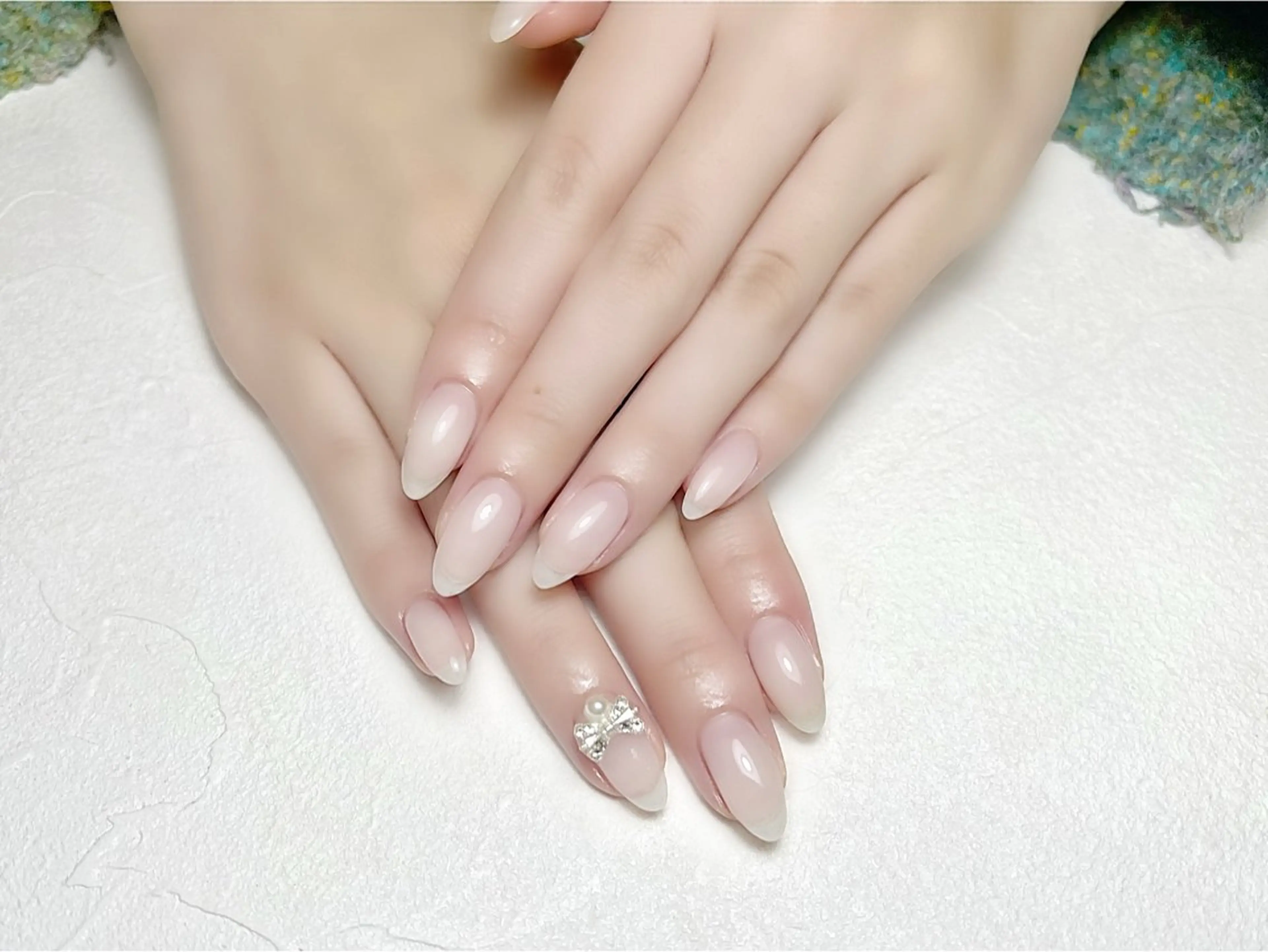 ネイル オフィスネイル ワンカラーネイル リボン rouse nail RISATOのネイルデザイン