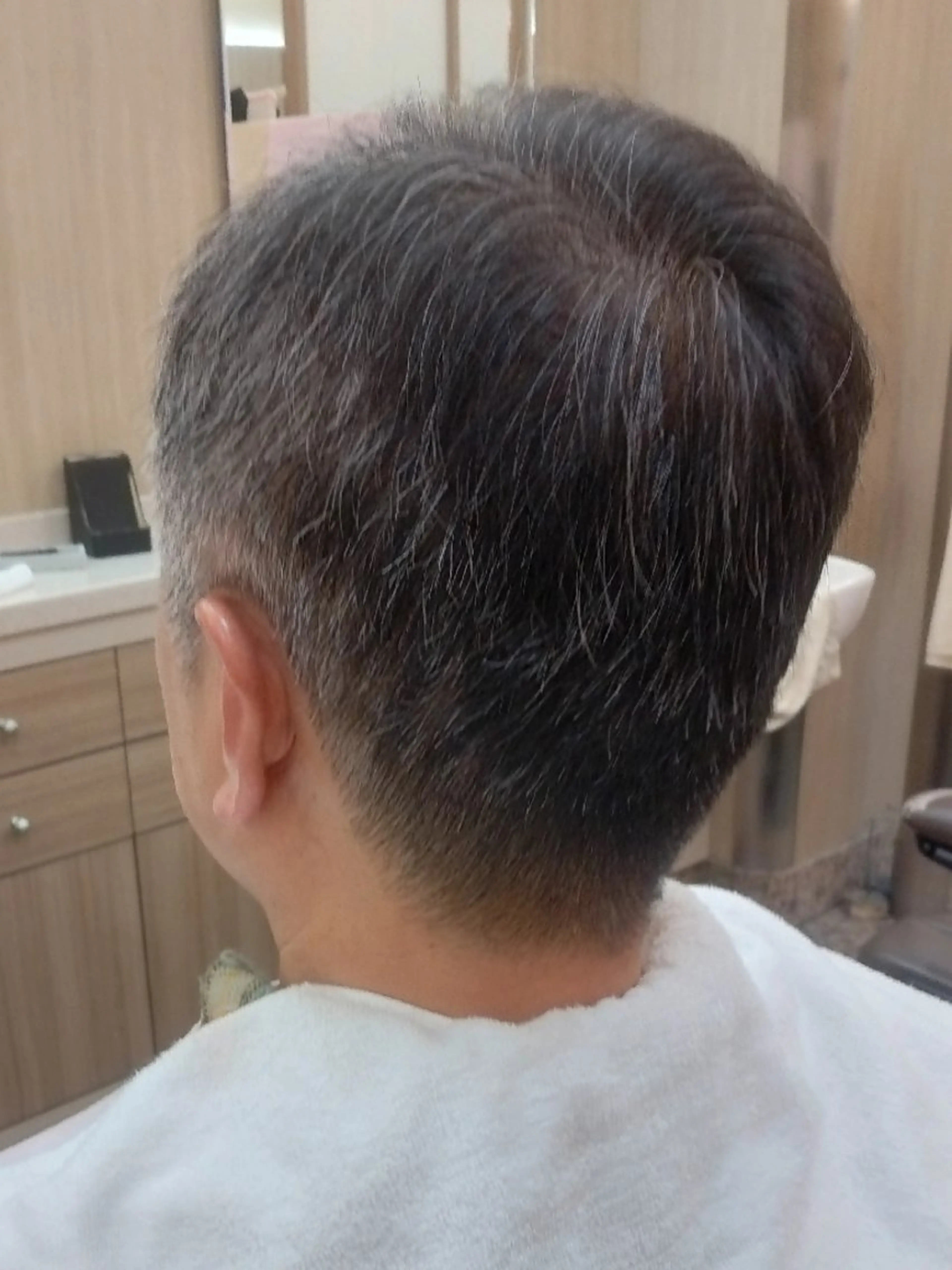 ミディアム 東谷 龍斗のヘアスタイル