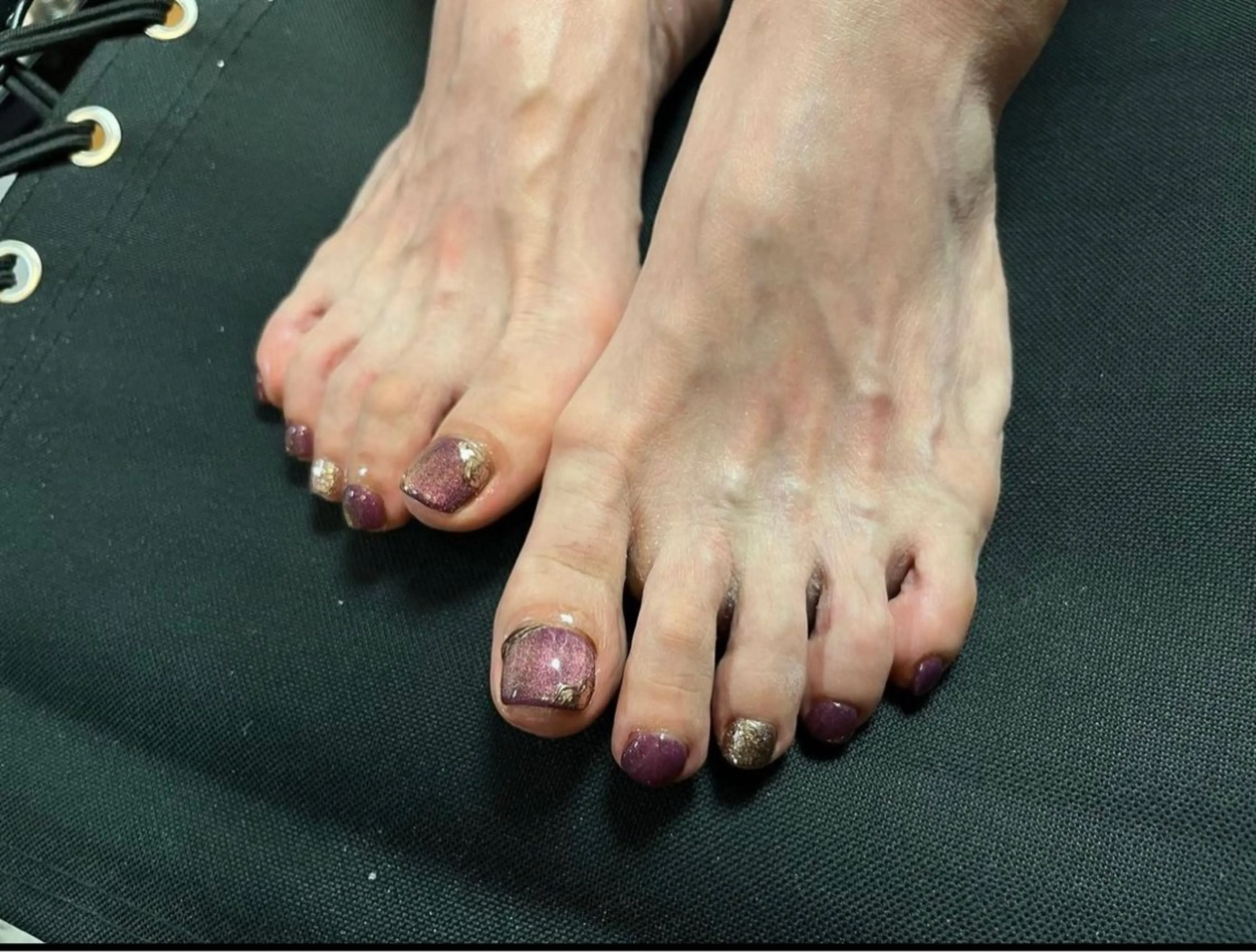 ネイル フットネイル ジェルネイル ラメ(グリッター) マグネットネイル ミラーネイル himitsukichi所属・himitsu kichiのネイルデザイン