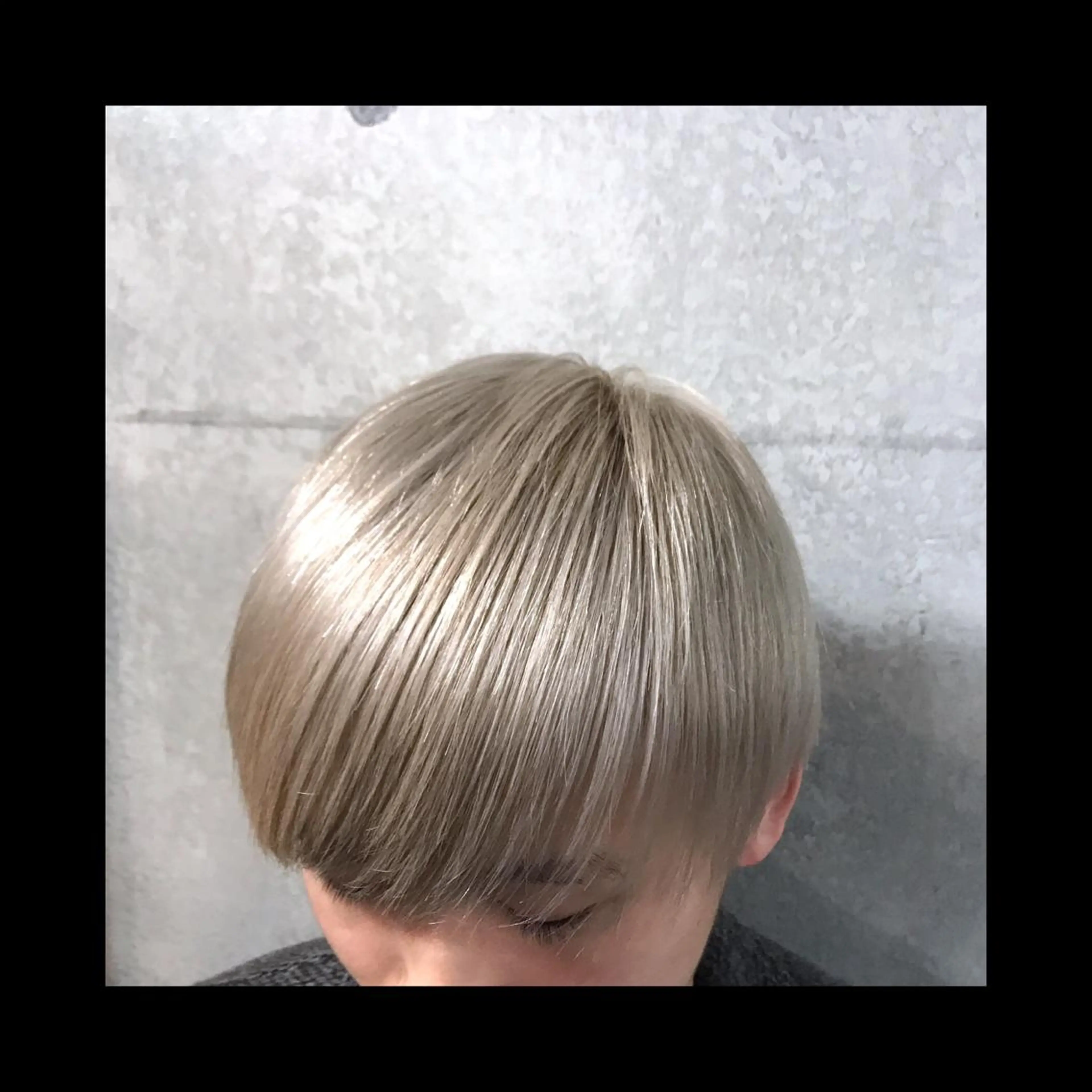 ショート カラー メンズ ベージュカラー カット ヘアカラー トリートメント 及川シゲル 髪質改善講師のヘアスタイル