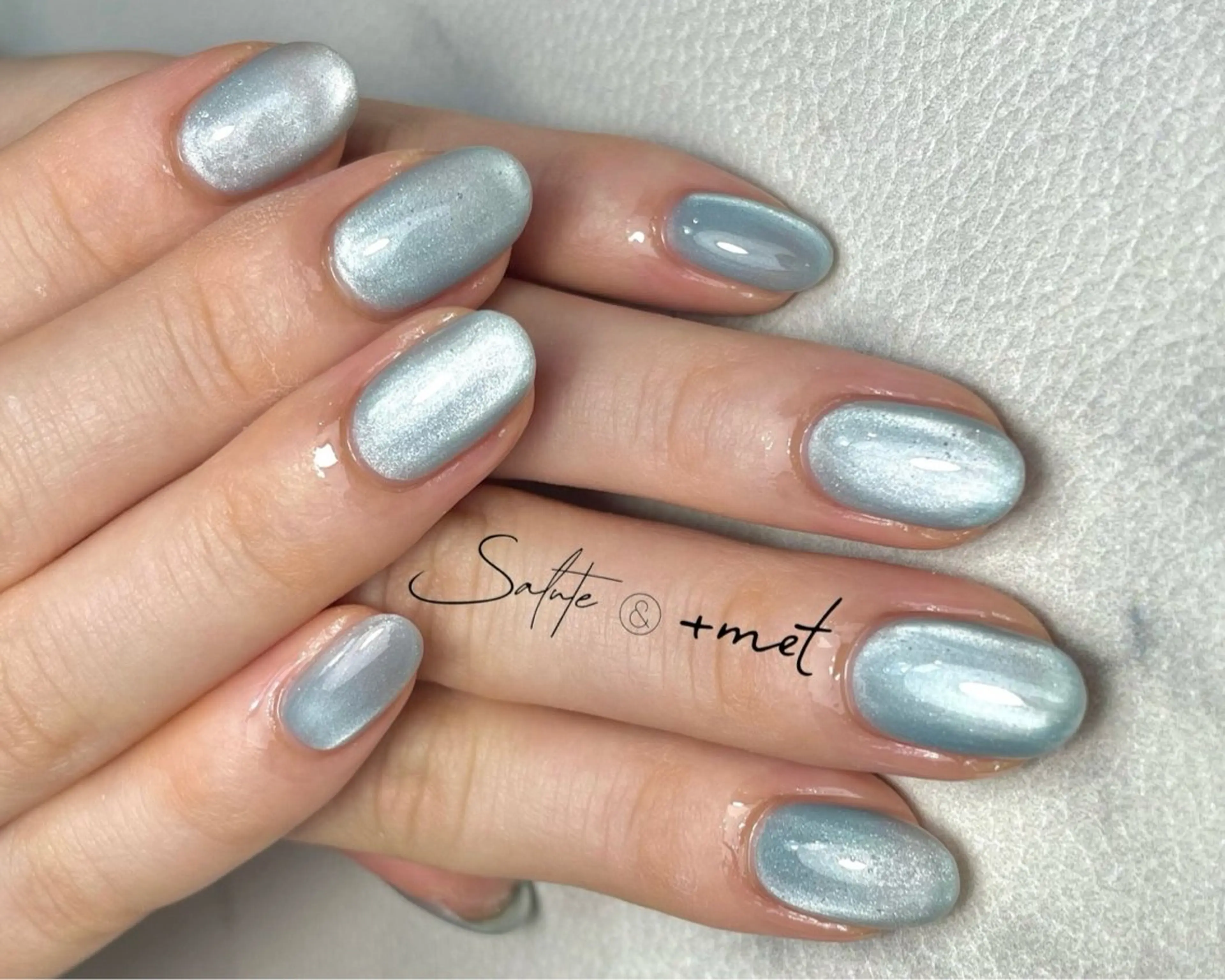 ネイル 水色 マグネットネイル 冬ネイル ハンドネイル 堀内 美里のネイルデザイン